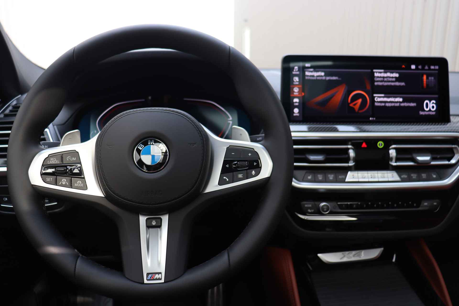 BMW X4 xDrive30i High Executive M Sport Automaat / Panoramadak / Trekhaak / Sportstoelen / Stoelverwarming / Laserlight / Head-Up / Harman Kardon / Live Cockpit Professional - 18/39