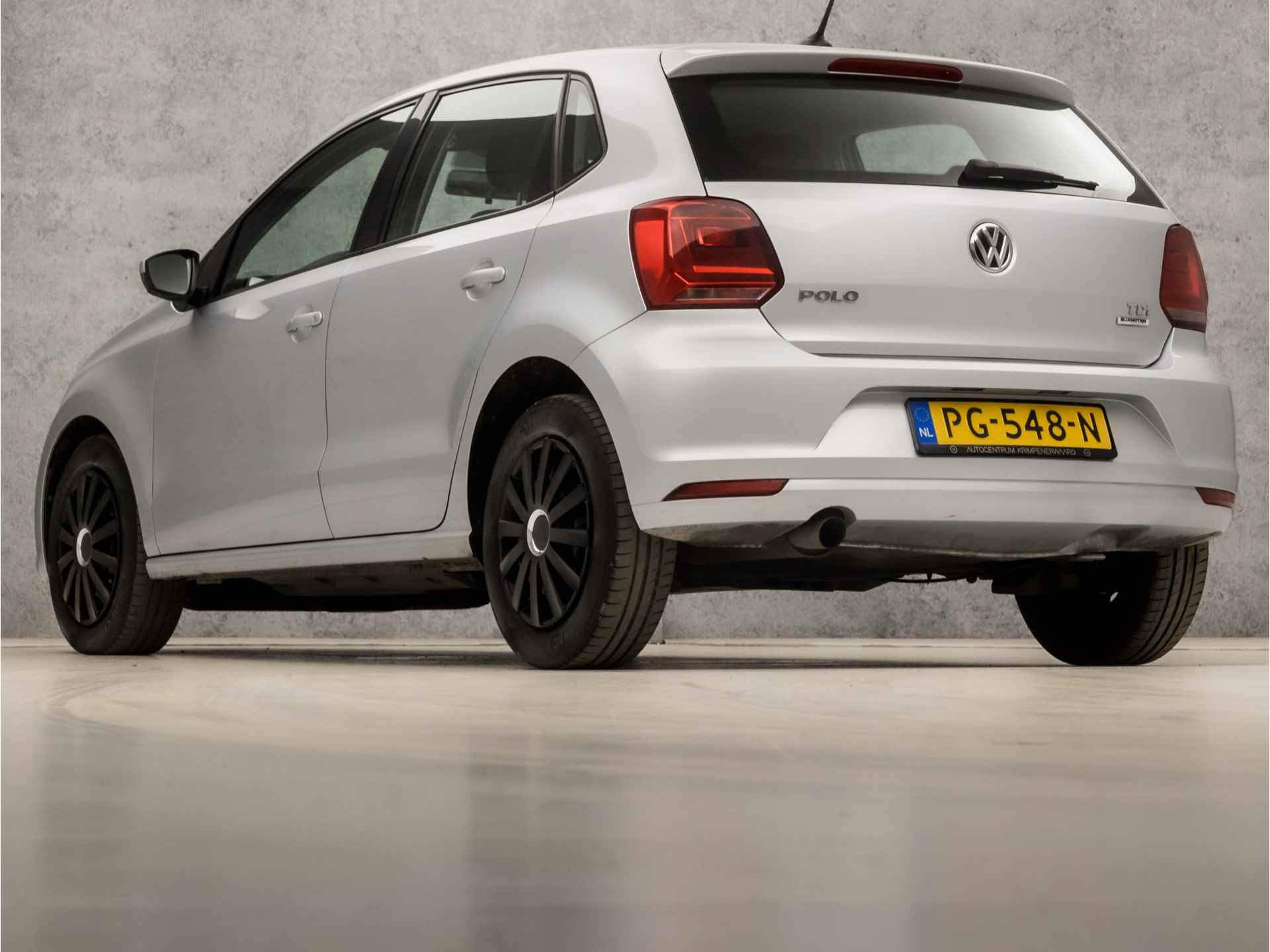 Volkswagen Polo 1.4 TDI Premium (APPLE CARPLAY, NAVIGATIE, ARMSTEUN, SPORTSTOELEN, BLUETOOTH, CRUISE, ELEK PAKKET, NIEUWE APK, NIEUWSTAAT) - 3/34