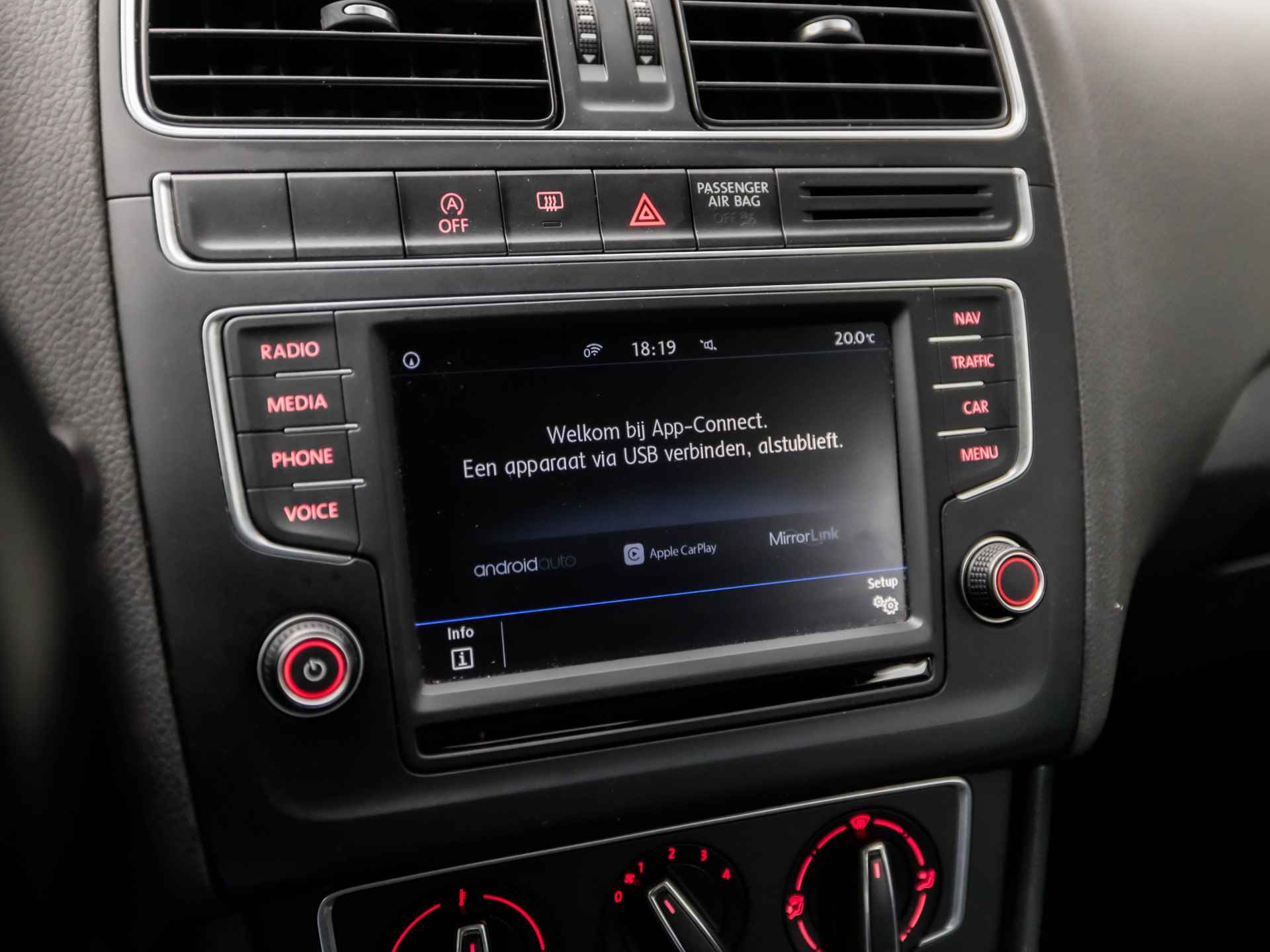 Volkswagen Polo 1.4 TDI Premium (APPLE CARPLAY, NAVIGATIE, ARMSTEUN, SPORTSTOELEN, BLUETOOTH, CRUISE, ELEK PAKKET, NIEUWE APK, NIEUWSTAAT) - 16/34