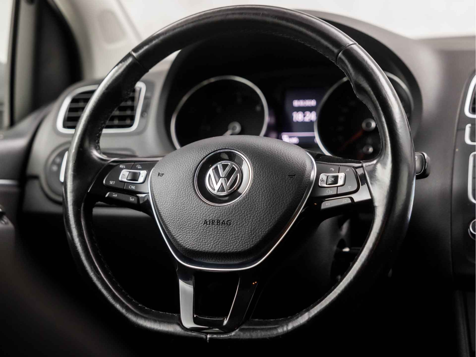 Volkswagen Polo 1.4 TDI Premium (APPLE CARPLAY, NAVIGATIE, ARMSTEUN, SPORTSTOELEN, BLUETOOTH, CRUISE, ELEK PAKKET, NIEUWE APK, NIEUWSTAAT) - 17/34