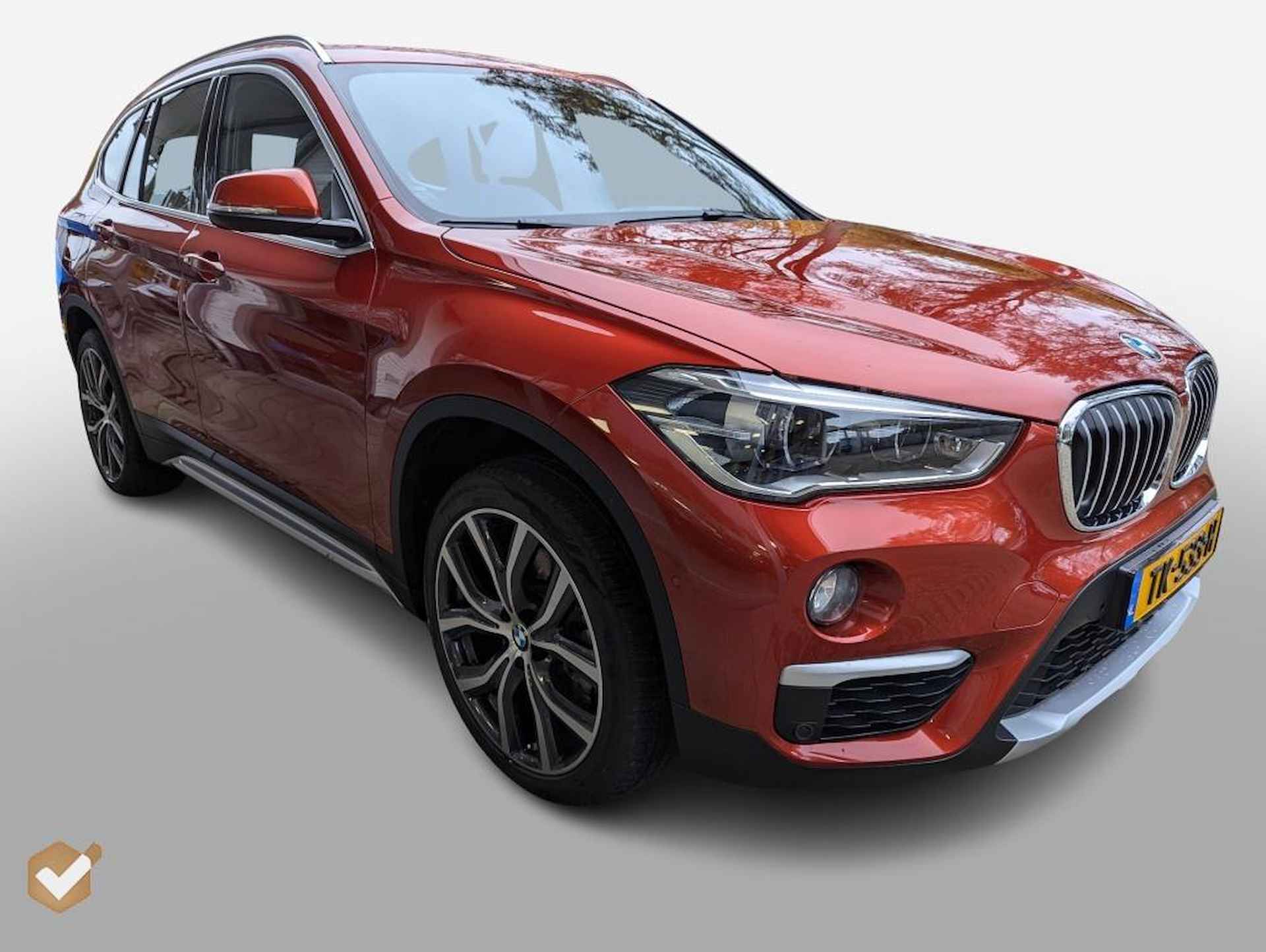 BMW X1 2.0i Orange Edition II Automaat NL-Auto *Geen Afl. kosten* - 9/65