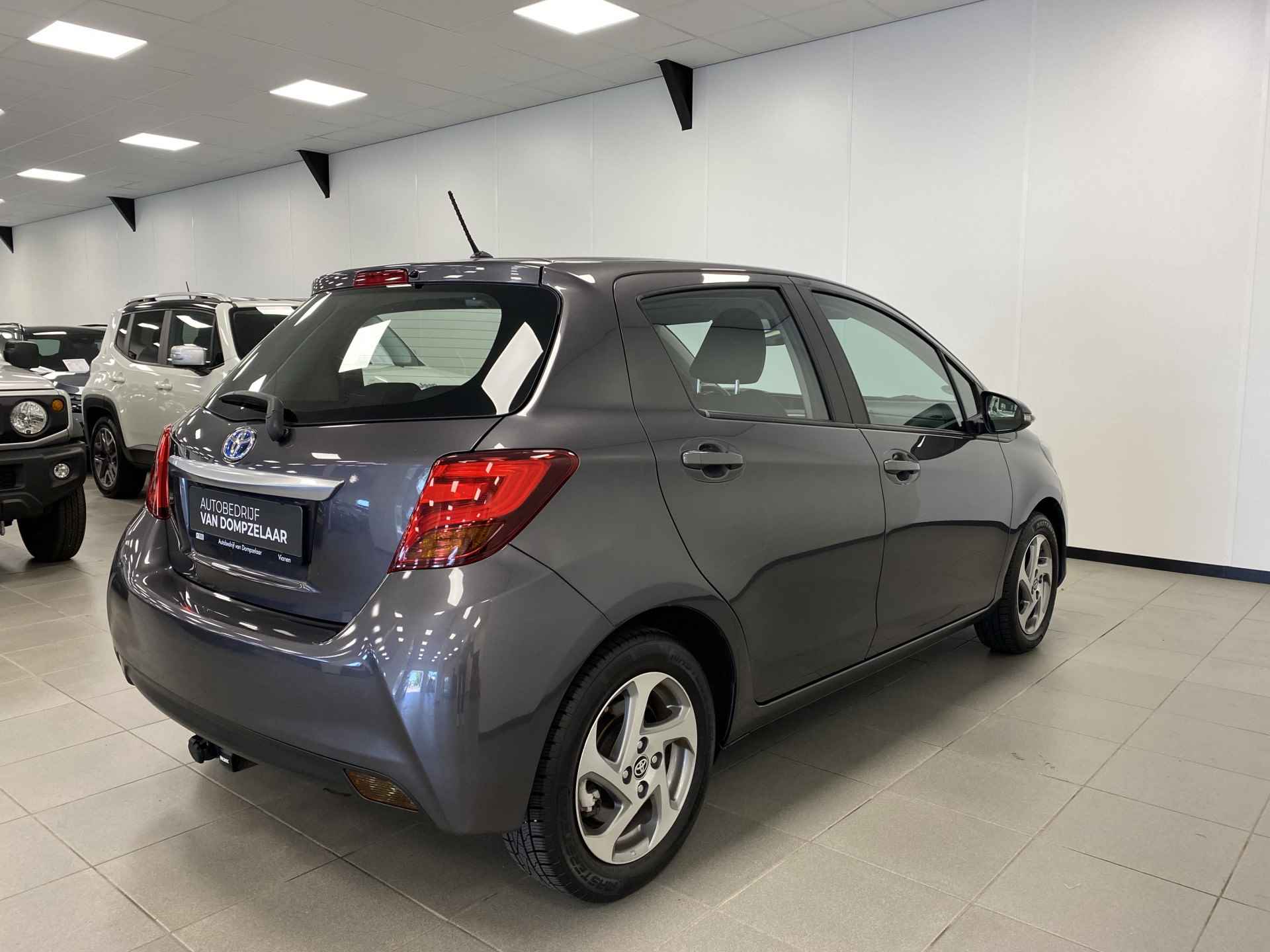 Toyota Yaris 1.5 HYBRID L / AUTOMAAT / NAVI / CAMERA / TREKH. / - 7/47