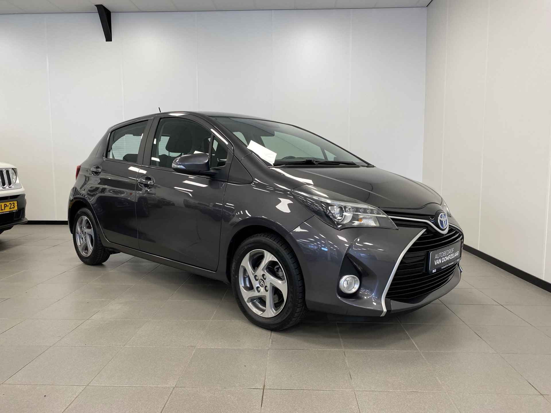 Toyota Yaris 1.5 HYBRID L / AUTOMAAT / NAVI / CAMERA / TREKH. / - 22/47