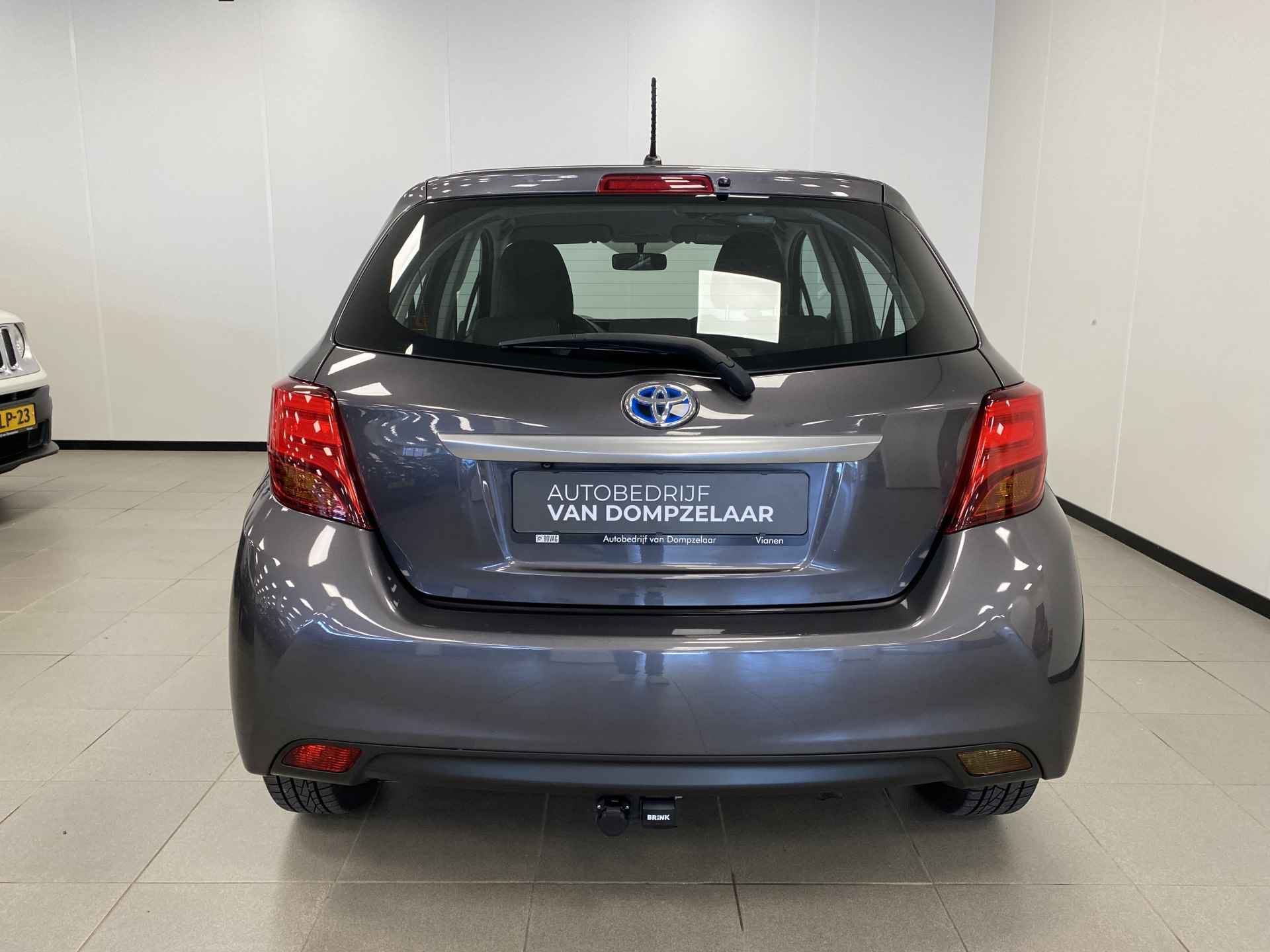 Toyota Yaris 1.5 HYBRID L / AUTOMAAT / NAVI / CAMERA / TREKH. / - 29/47