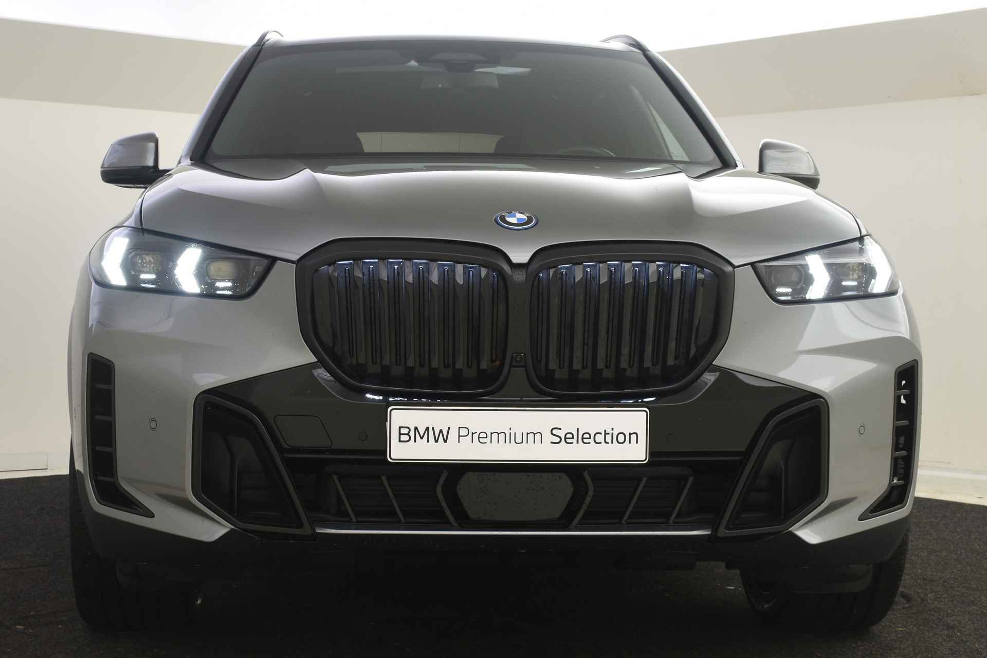 BMW X5 xDrive50e High Executive M Sport Automaat / Panoramadak / Trekhaak / Massagefunctie / Parking Assistant Professional / Adaptieve LED / Soft-Close - 22/60