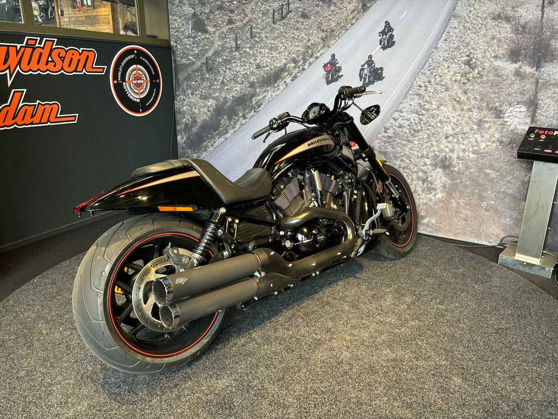 Harley-Davidson VRSCDX Night Rod Special - 2/12