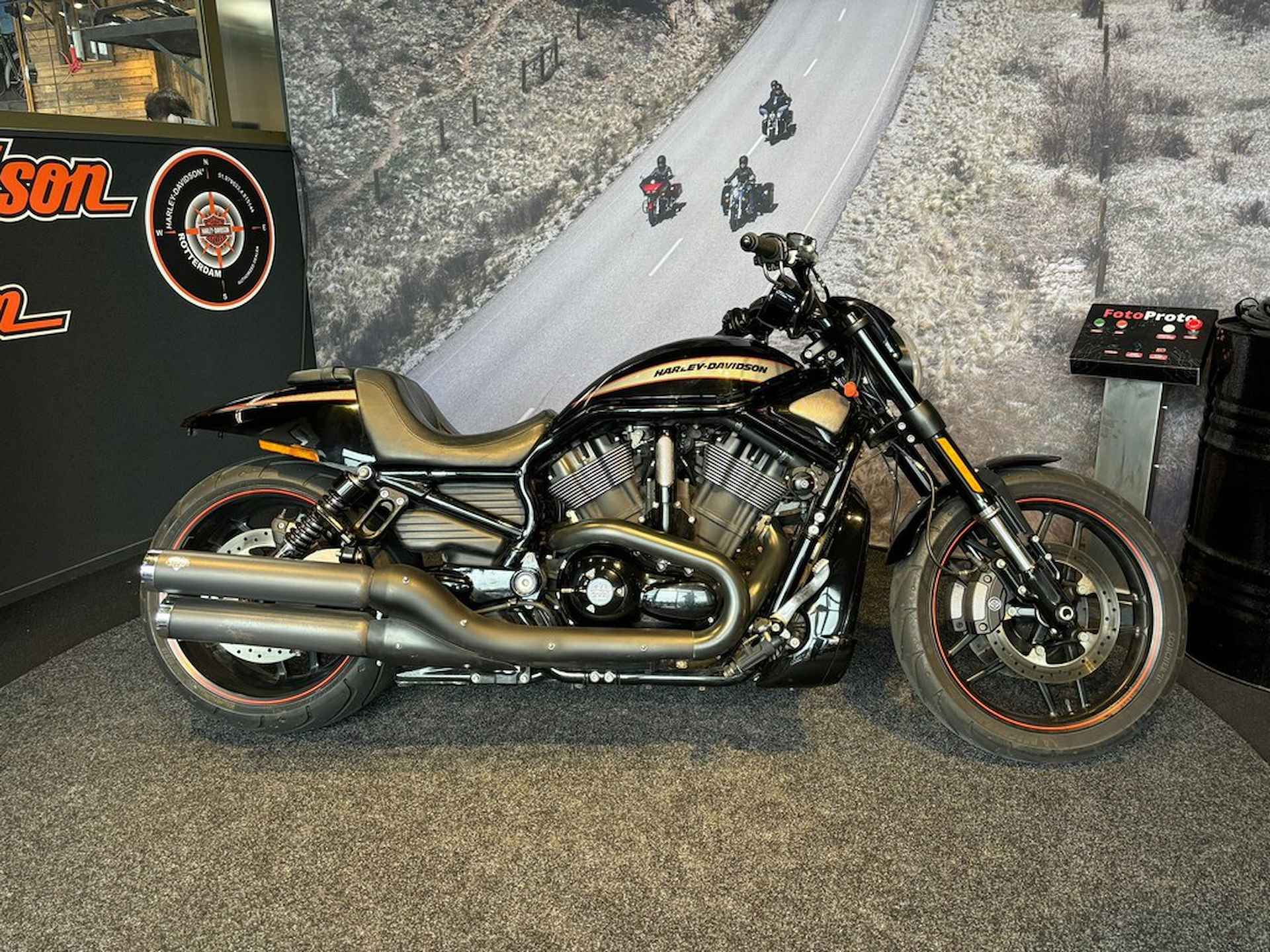 Harley-Davidson VRSCDX Night Rod Special - 6/12