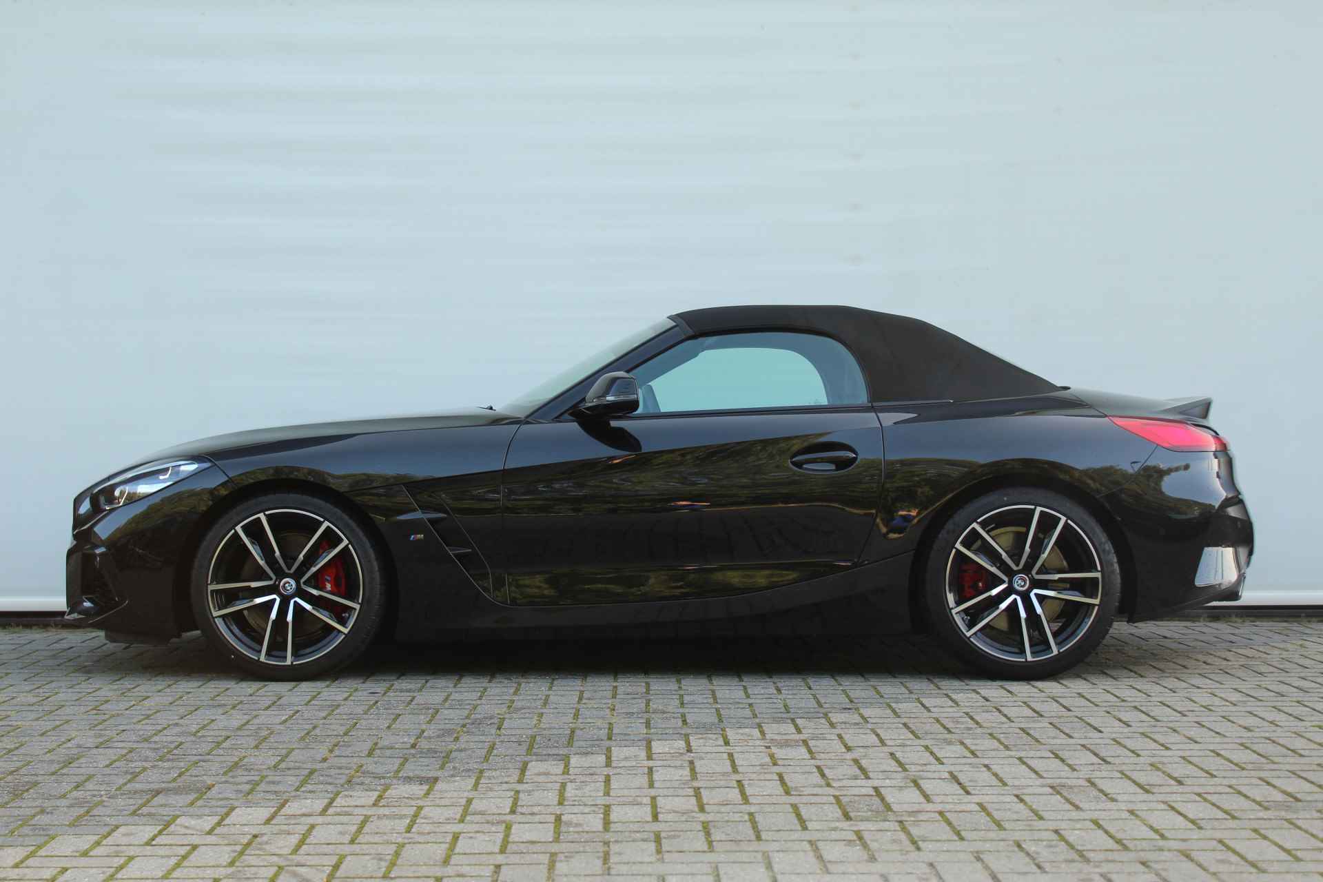 BMW Z4 Roadster M40i High Executive M Sport Automaat / BMW M 50 Jahre uitvoering / Adaptief M Onderstel / Adaptieve LED / Head-Up / Parking Assistant / Harman Kardon - 4/39