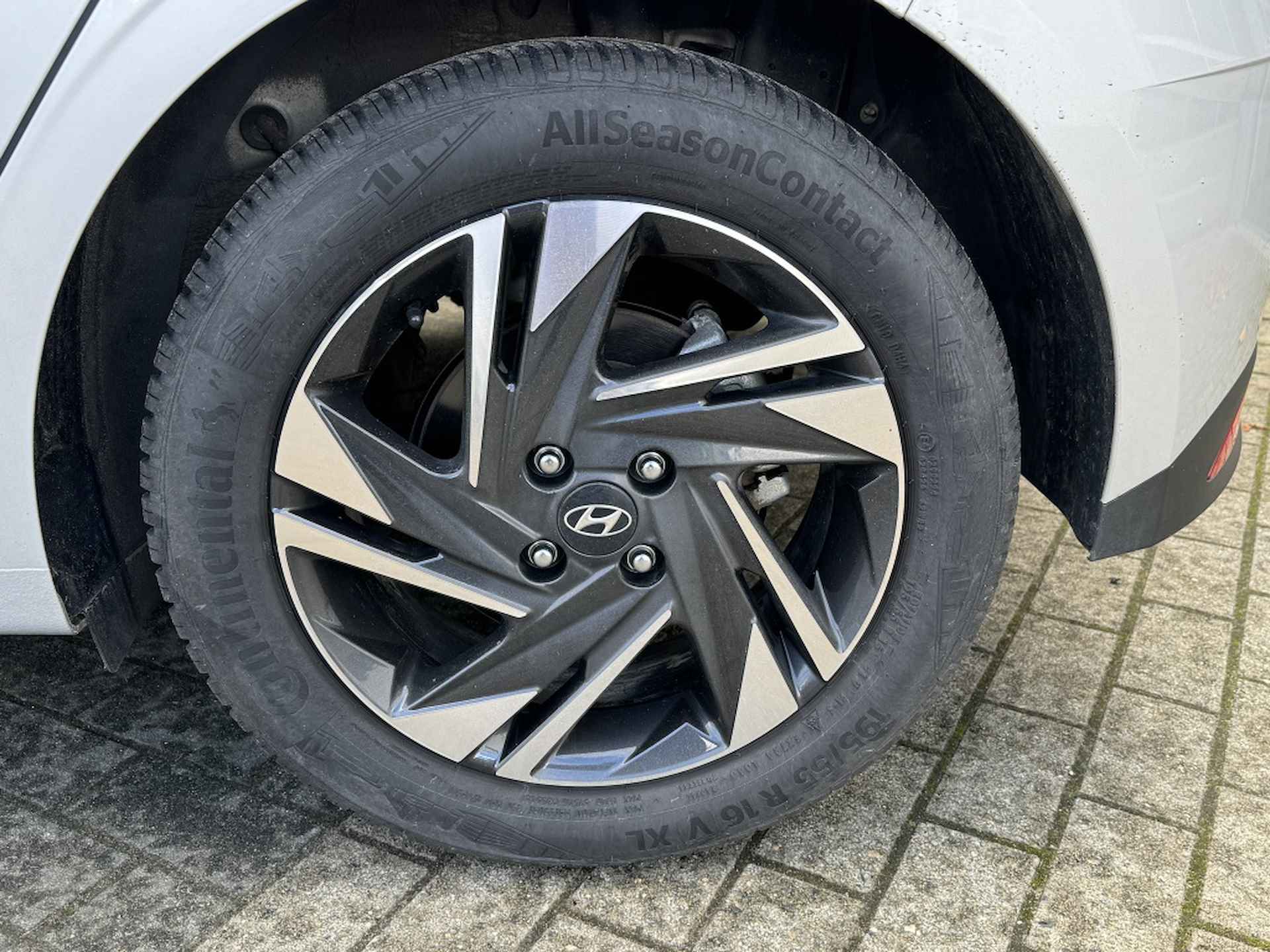 Hyundai i20 1.0 T-GDI Comfort Smart | Navigatie | Achteruitrijcamera | Cruis - 8/30