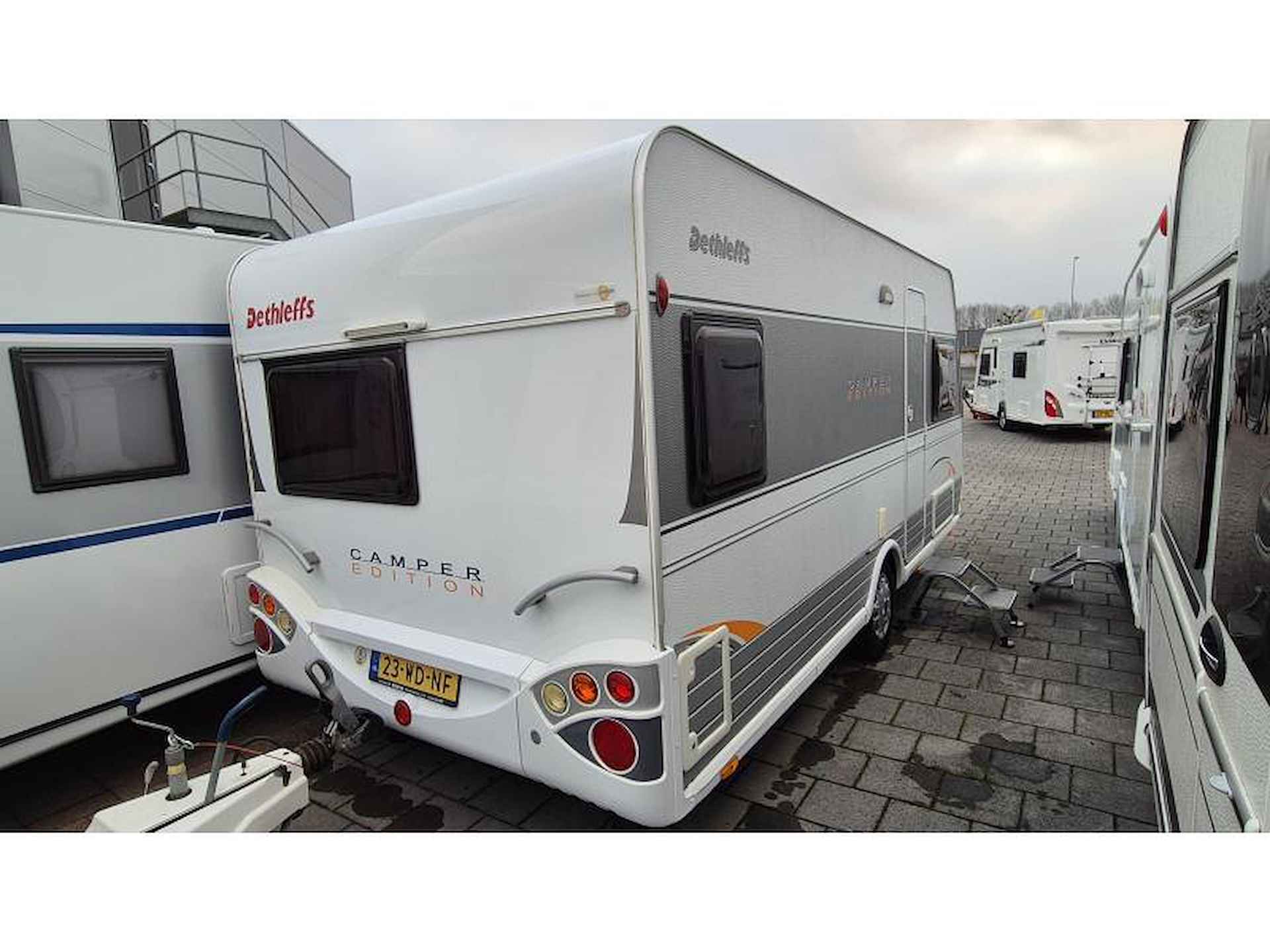 Dethleffs Camper 450 DB - 2/12