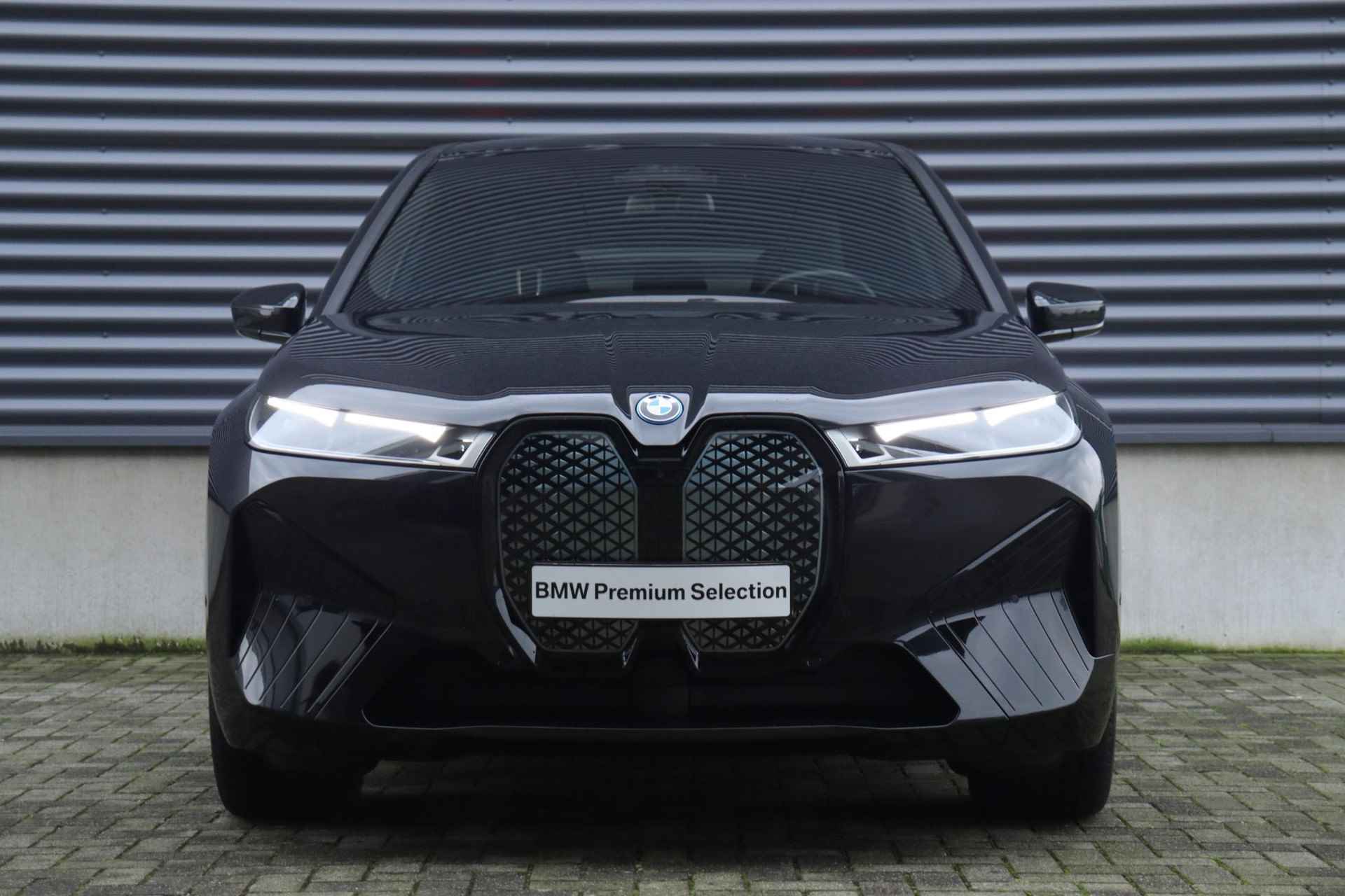 BMW iX xDrive40 High Executive | Sportpakket | Business Edition Plus | Trekhaak | Driving Assistant Prof. | Parking Assistant Prof. | Harman Kardon | Sky Lounge | Comfort Access | Warmte Comfort Pakket | 21''LMV - 3/39