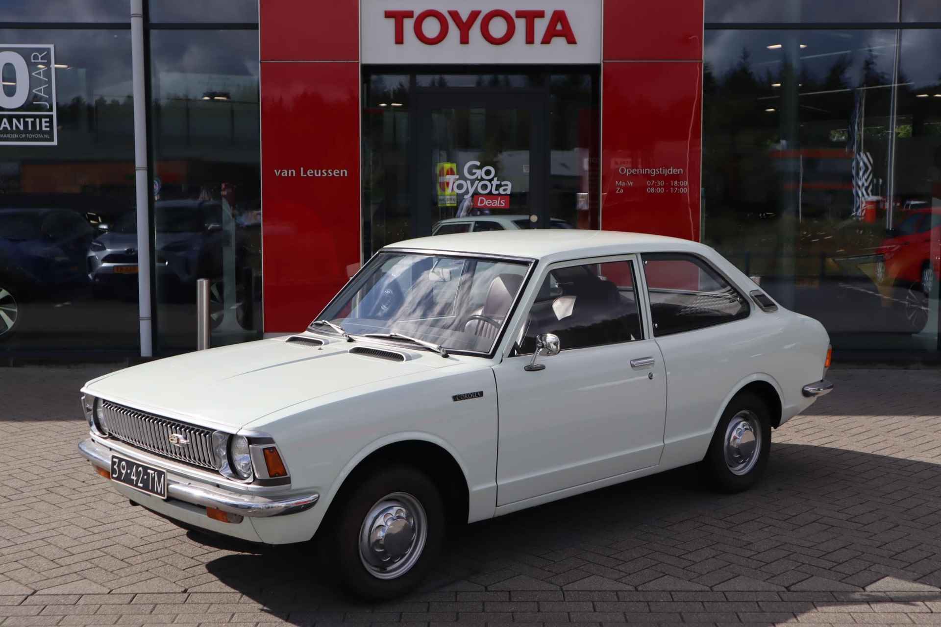 Toyota Corolla 1.2 DE LUXE SEDAN AUTOMAAT  2E GENERATIE COROLLA E20 - 1/18