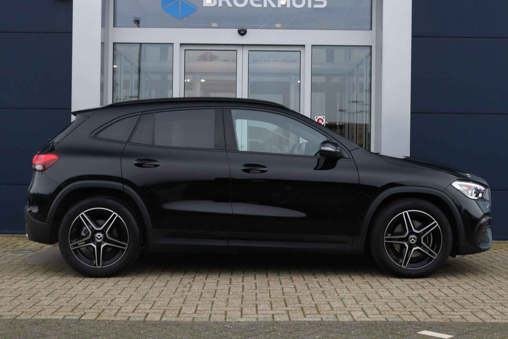 Mercedes-Benz GLA 180 AMG Line | Camera | Stoelverwarming | Cruise Control | Elektr. klep | PDC V/A | Navi - 14/39