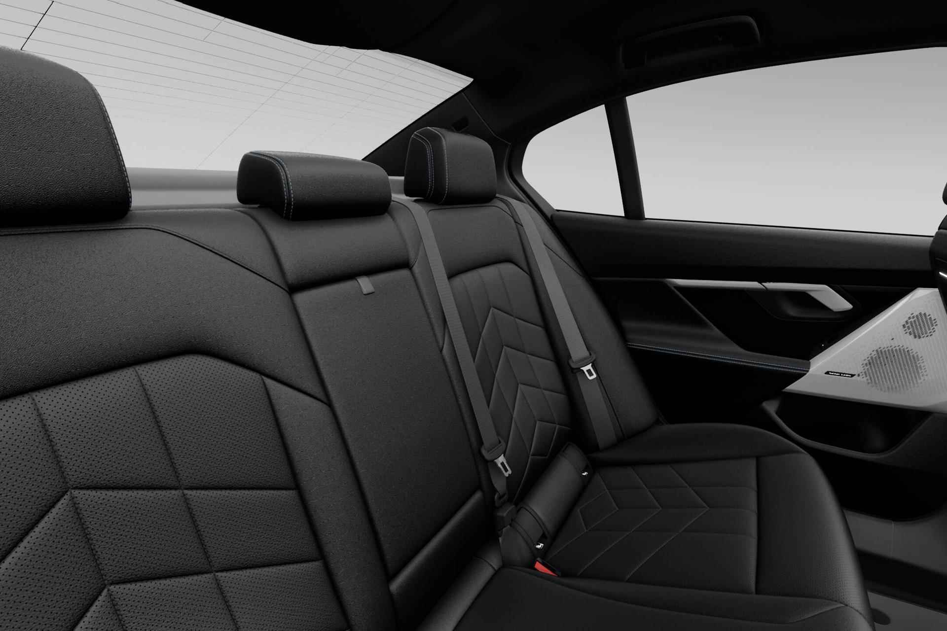 BMW i5 Sedan eDrive40 M Sport Edition 84 kWh | Trekhaak met elektrisch wegklapbare kogel | Elektrisch verstelbare stoelen - 17/20