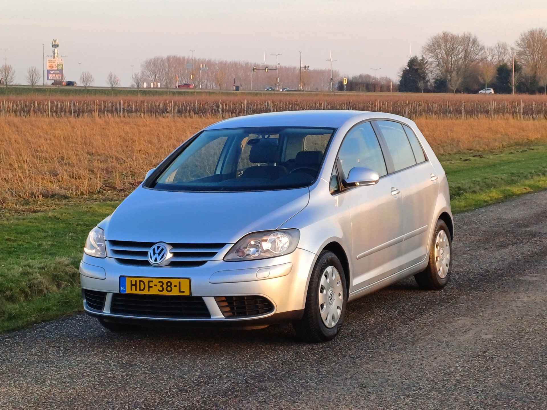 Volkswagen Golf Plus 1.6 FSI Trendline /Hoge instap/Goed onderhoud/Clima/Stoelverw./P. hulp/ - 4/41