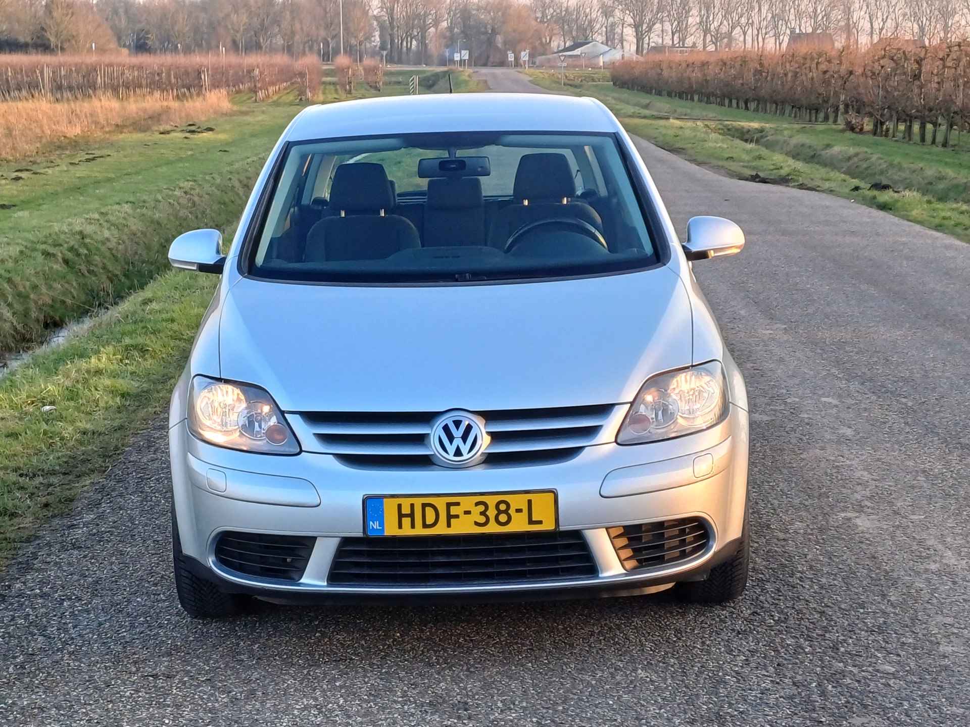 Volkswagen Golf Plus 1.6 FSI Trendline /Hoge instap/Goed onderhoud/Clima/Stoelverw./P. hulp/ - 5/41