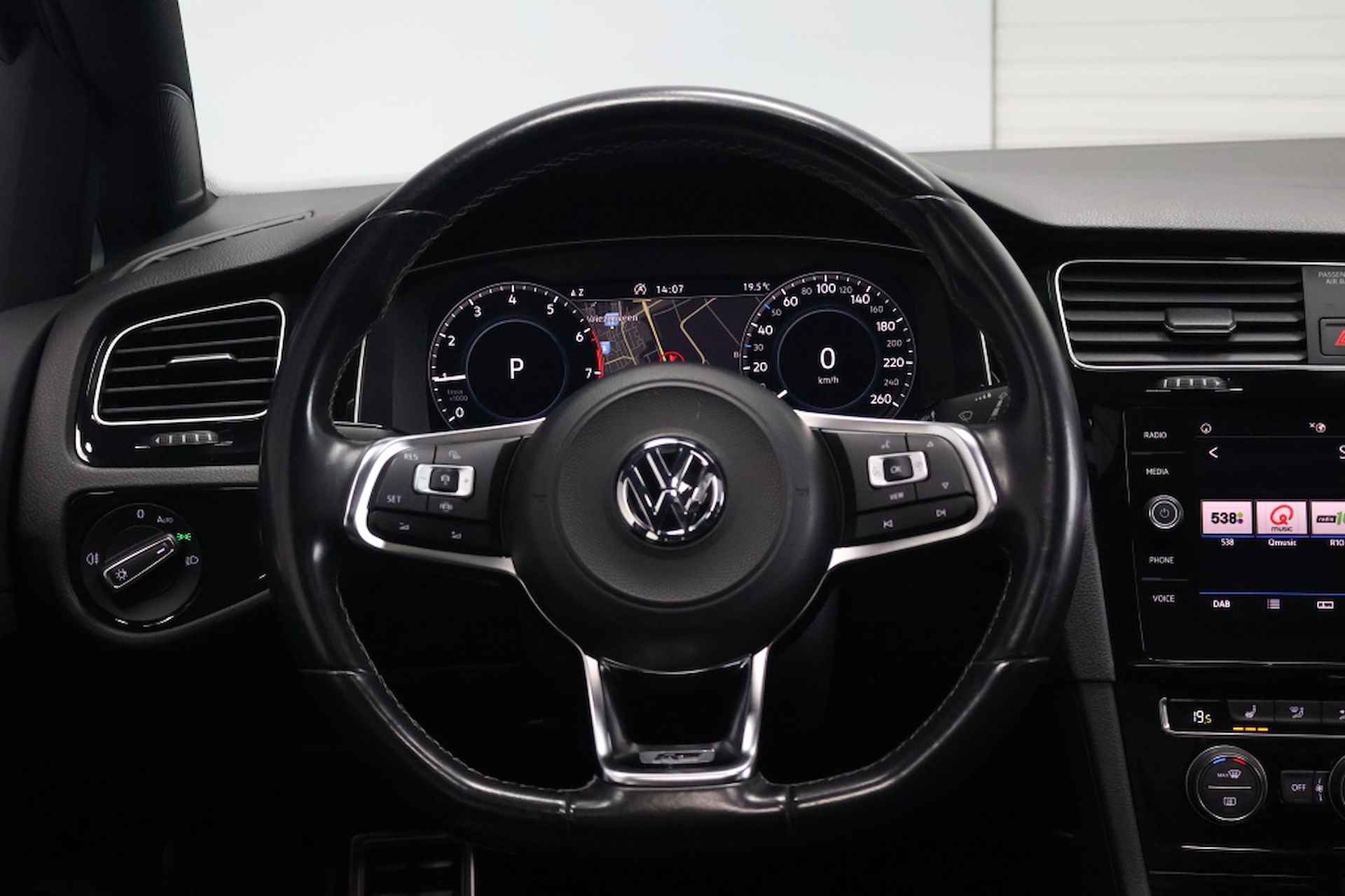 Volkswagen Golf 1.5 TSI R-Line DSG | Panoramadak | Virtual cockpit - 3/33