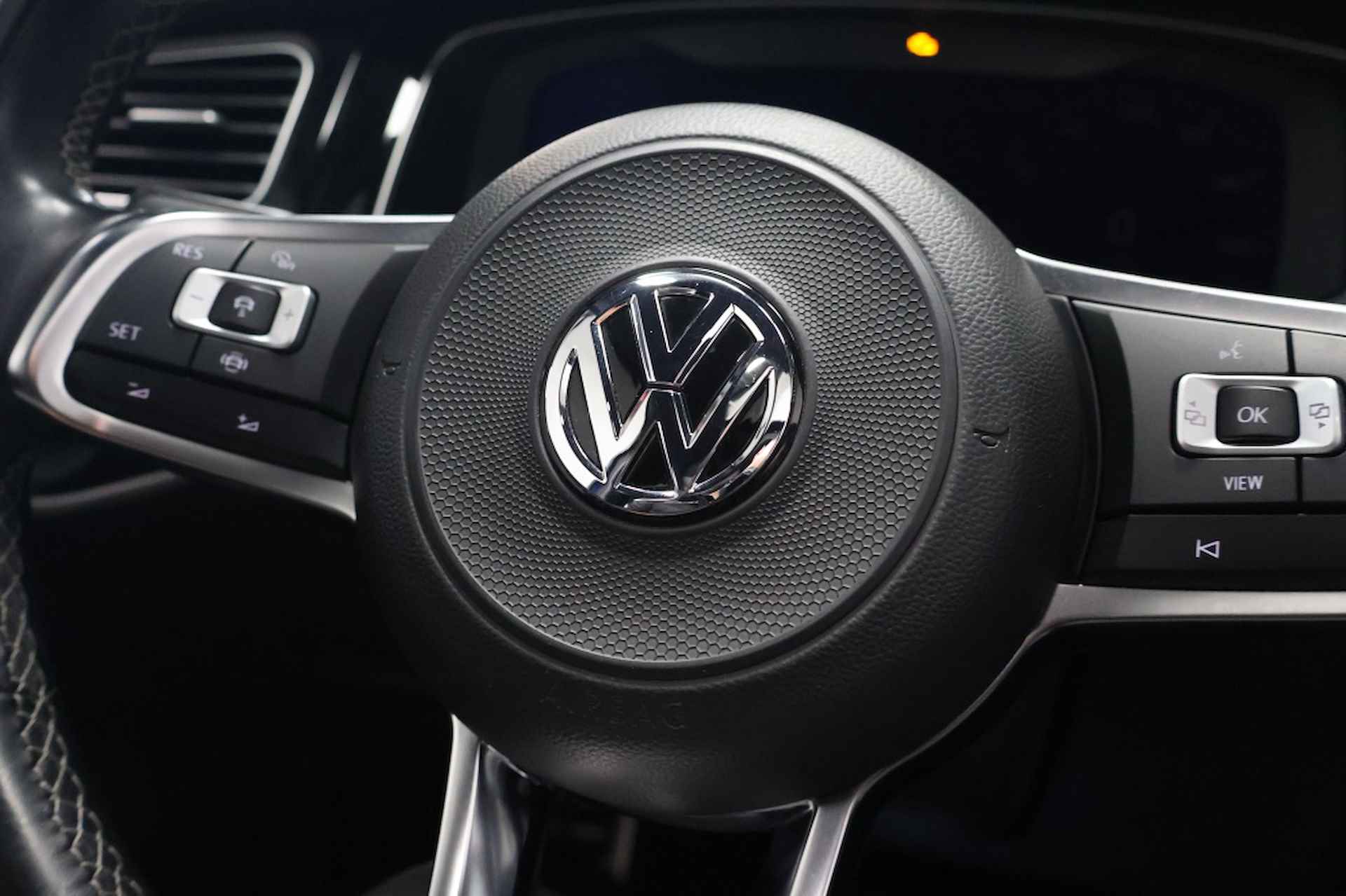 Volkswagen Golf 1.5 TSI R-Line DSG | Panoramadak | Virtual cockpit - 10/33