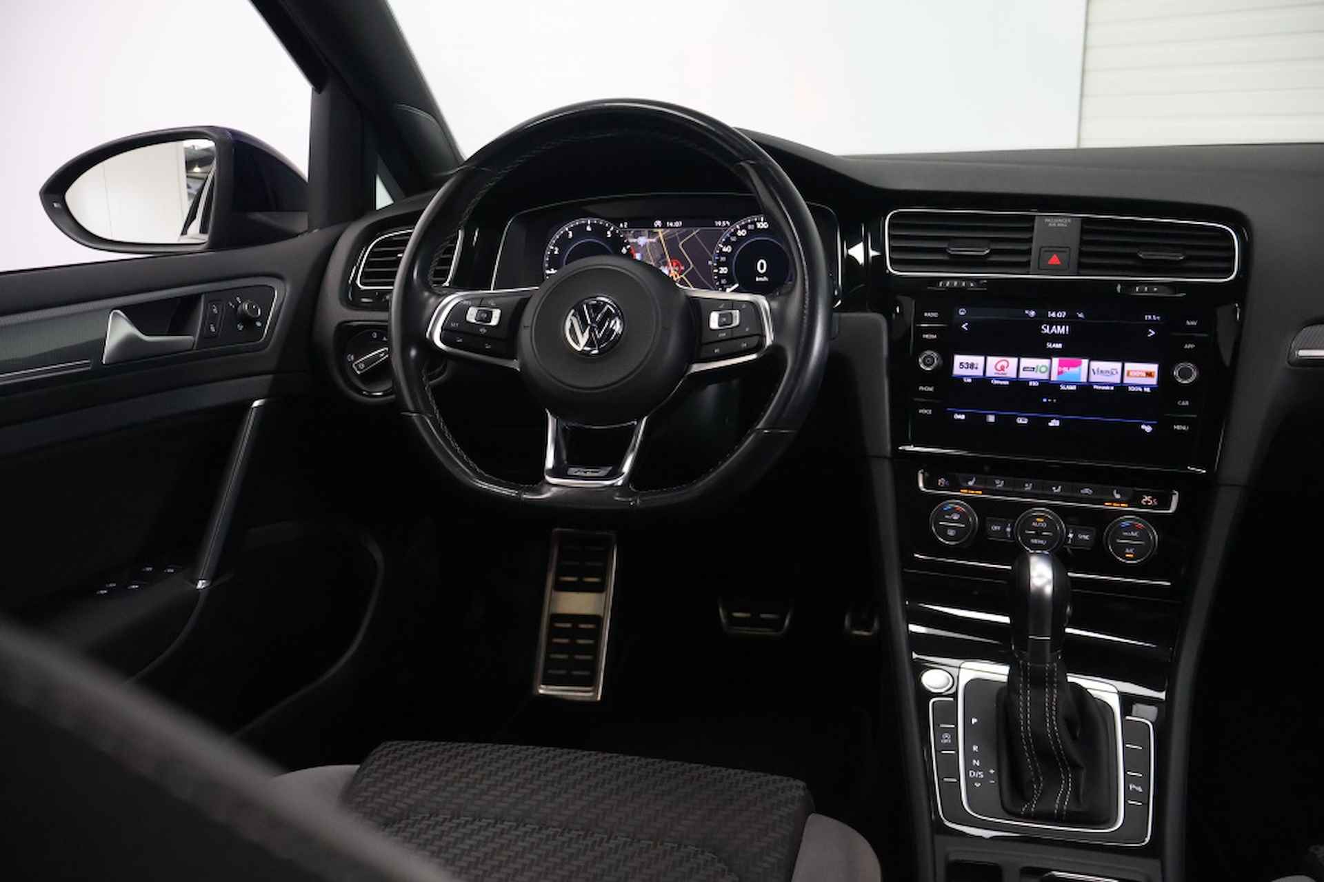 Volkswagen Golf 1.5 TSI R-Line DSG | Panoramadak | Virtual cockpit - 26/33