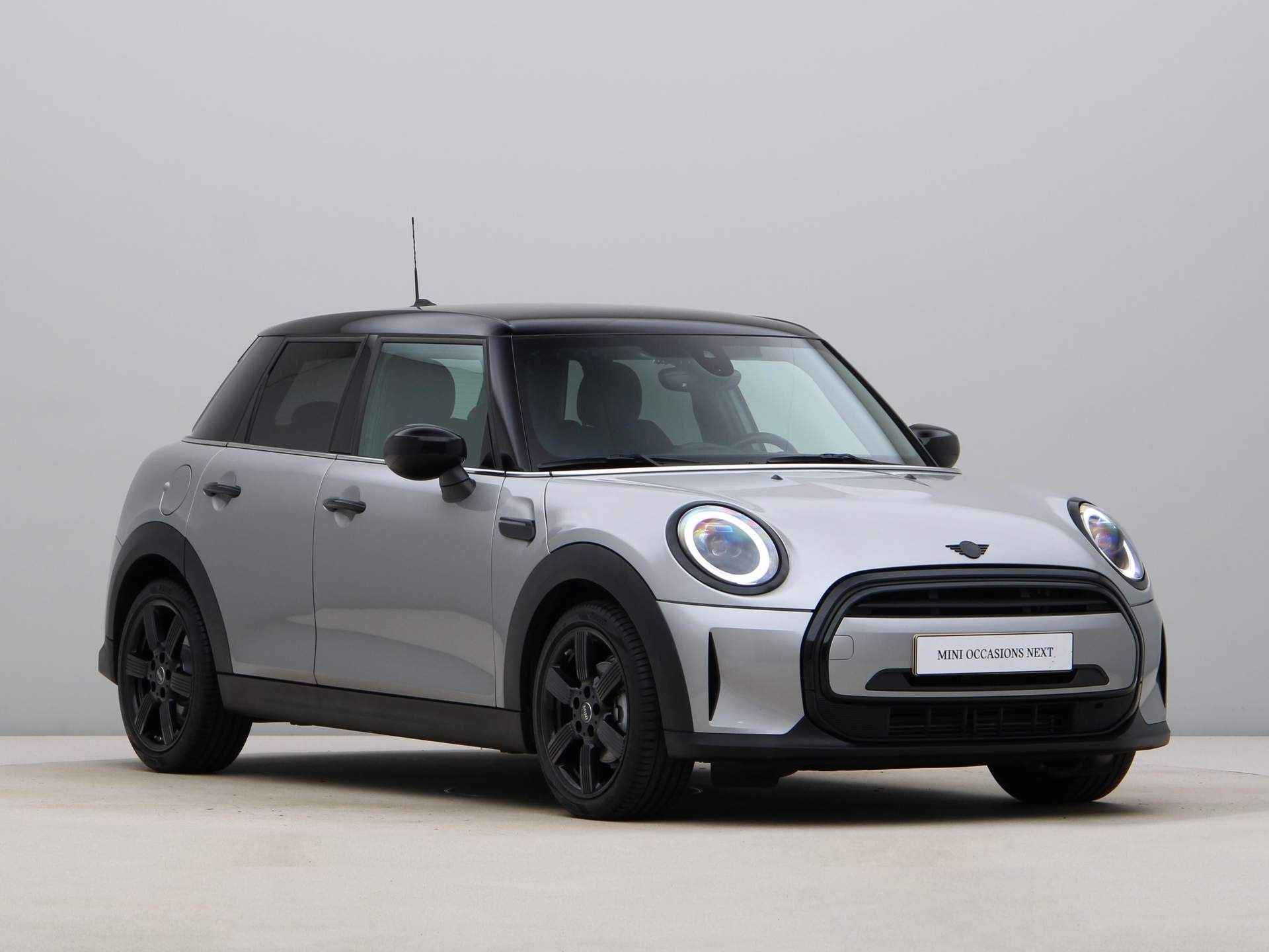 MINI 5-deurs Cooper Camden Edition Aut. - 8/23