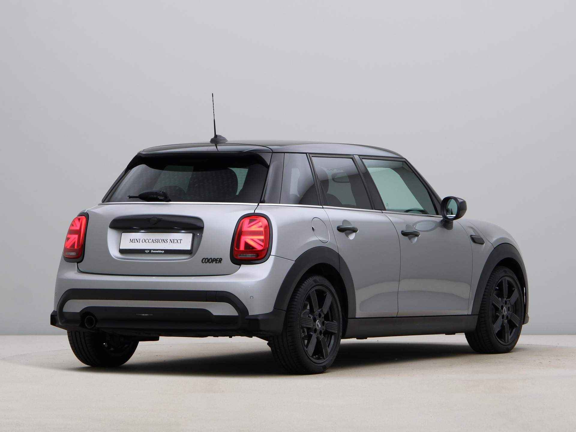 MINI 5-deurs Cooper Camden Edition Aut. - 10/23