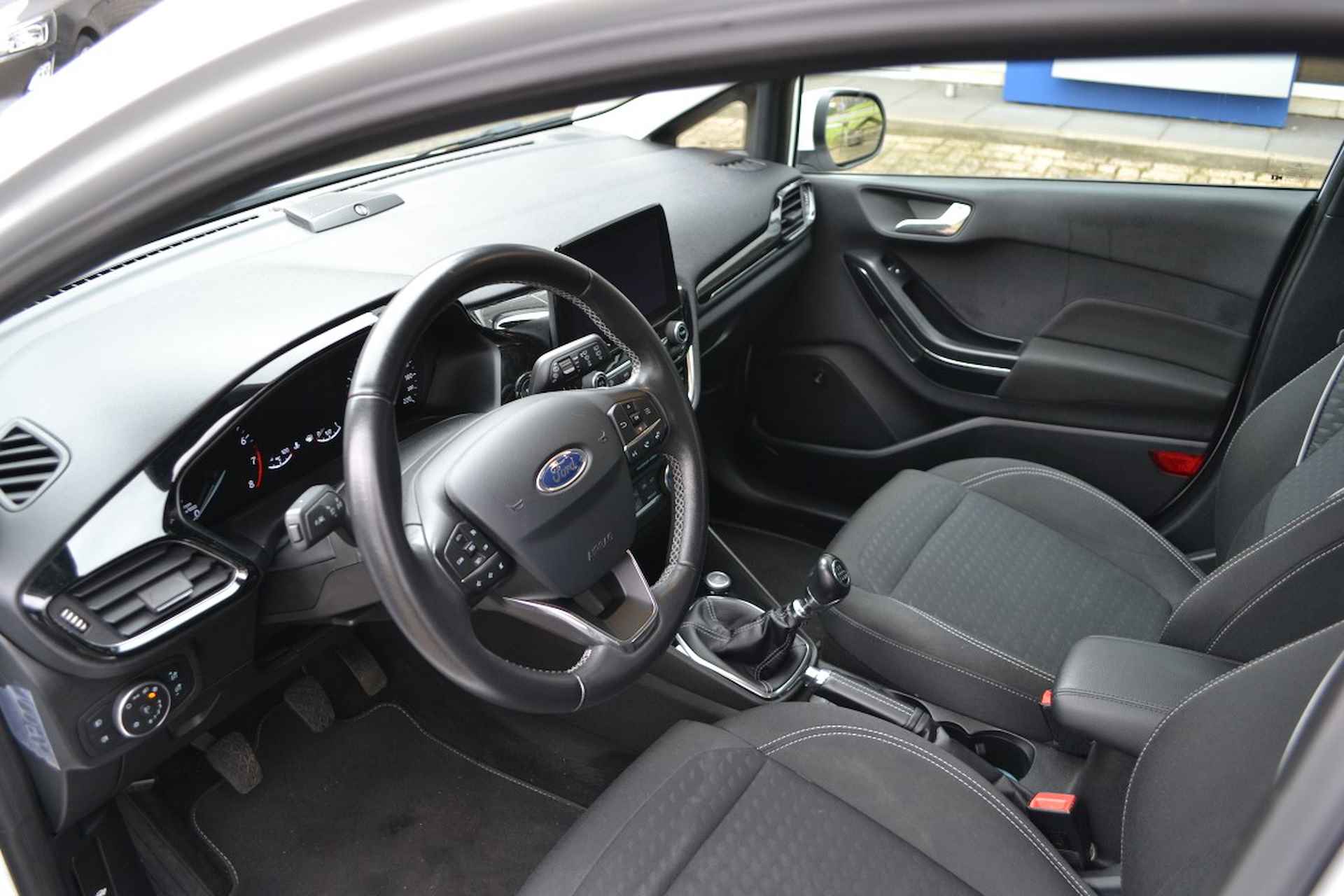 Ford Fiesta 1.0T 100pk ECOBOOST Titanium 5-deurs | navigatie, B&O - 17/29