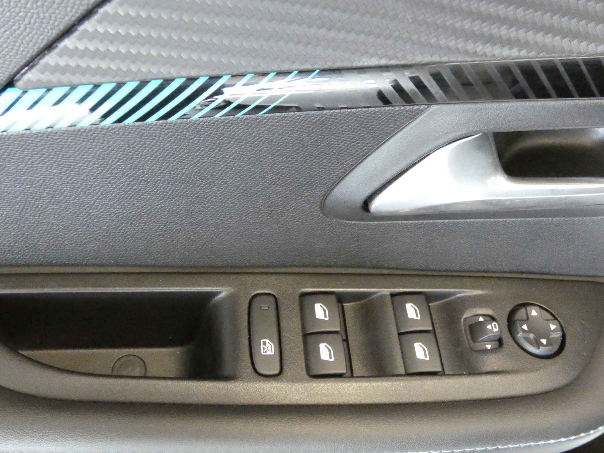Peugeot 208 1.2 PureTech Allure Automaat! Camera|Parkeerhulp|Navigatie\AppelCarplay\AndroidAuto - 17/47
