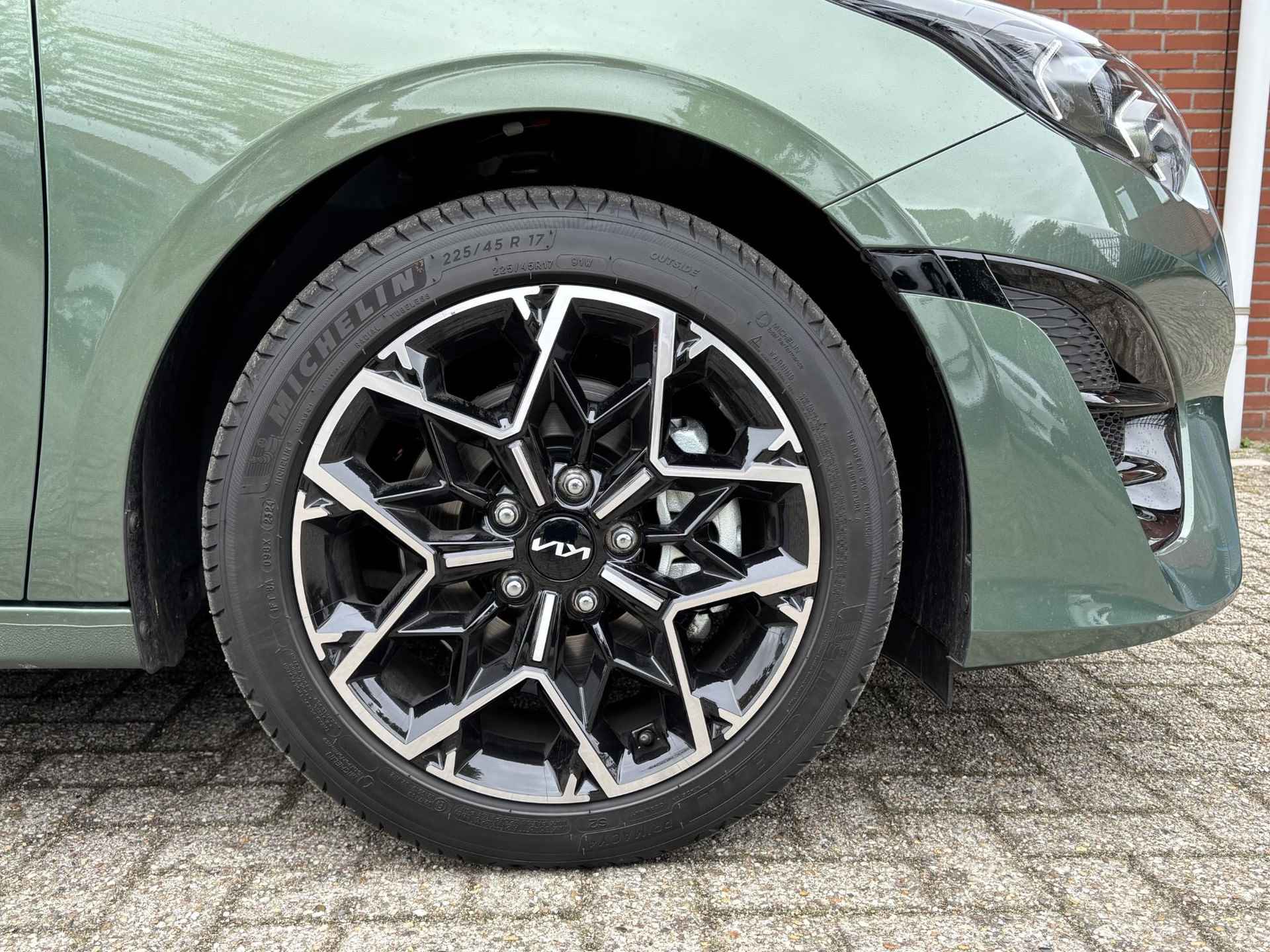 Kia Ceed Sportswagon 1.5 T-GDi GT-Line | €3.350,- korting | Suède sportstoelen |  Glazen schuif-/kanteldak | Stoel- en stuurwielverwarming - 14/32