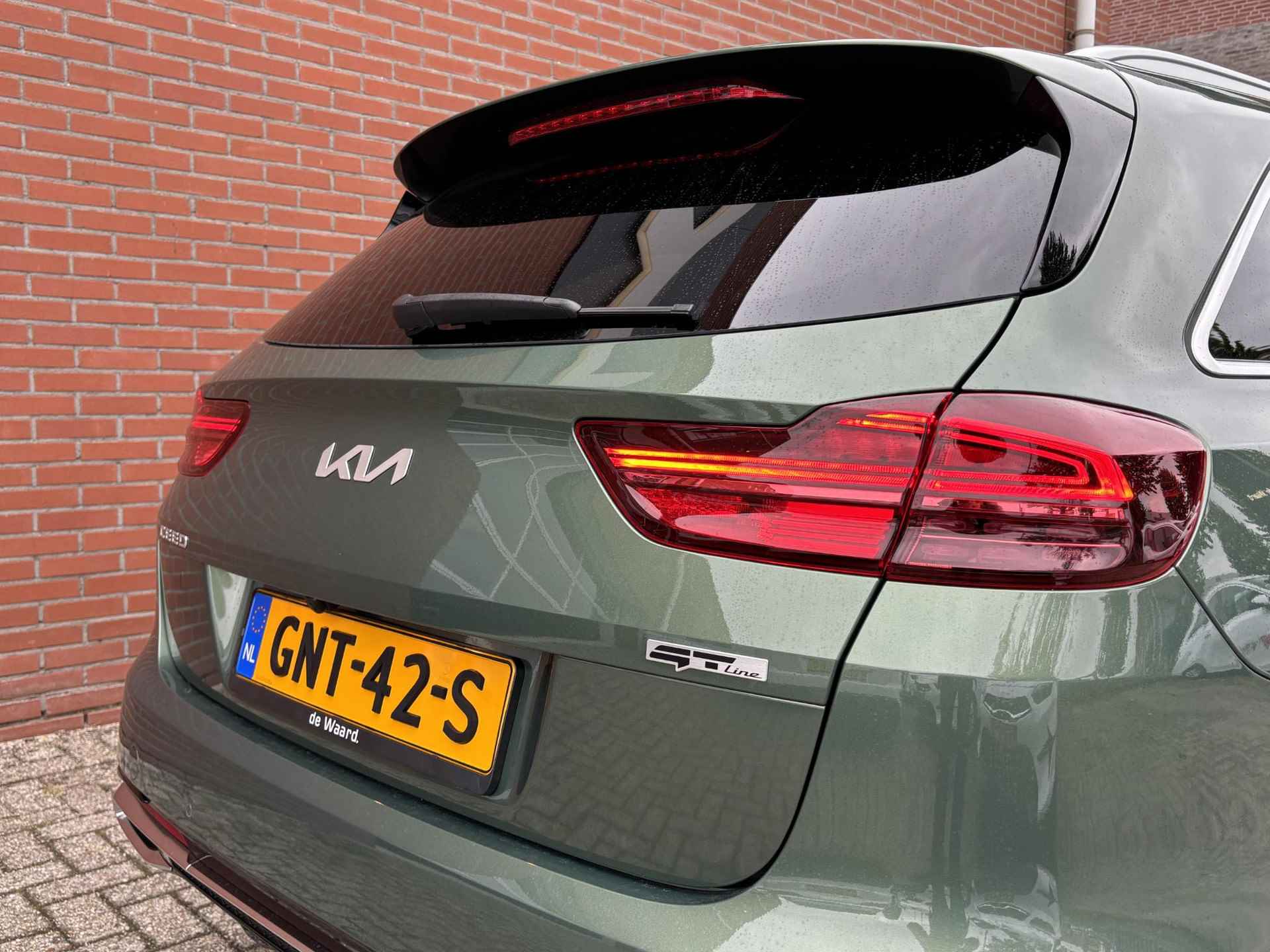 Kia Ceed Sportswagon 1.5 T-GDi GT-Line | €3.350,- korting | Suède sportstoelen |  Glazen schuif-/kanteldak | Stoel- en stuurwielverwarming - 22/32