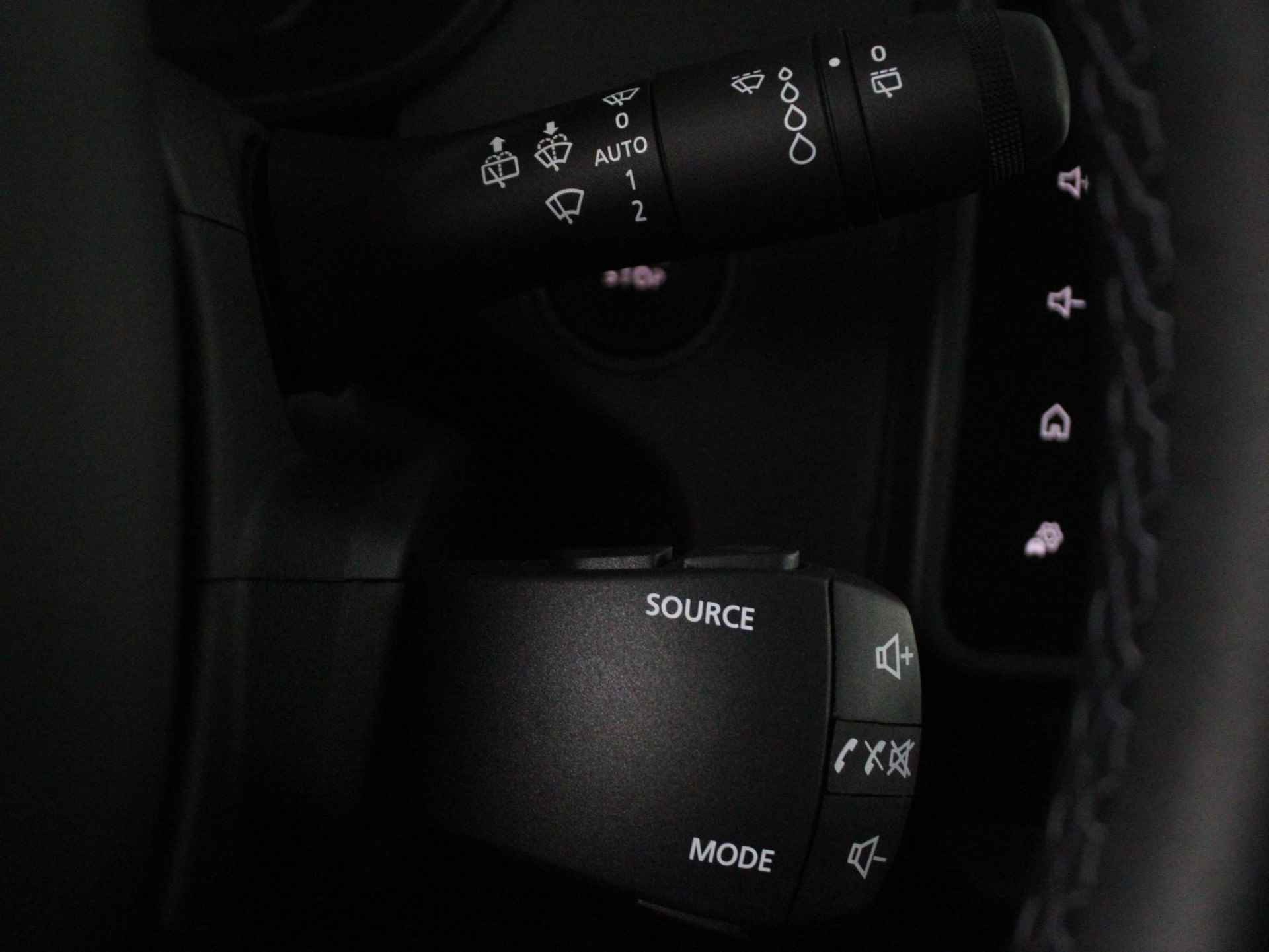 Dacia Duster 1.3 TCe 150 EDC Journey | Automaat | Navi | Clima | Cruise | Keyless | Stoelverw. | 360° camera | Apple Carplay/Android Auto - 35/46