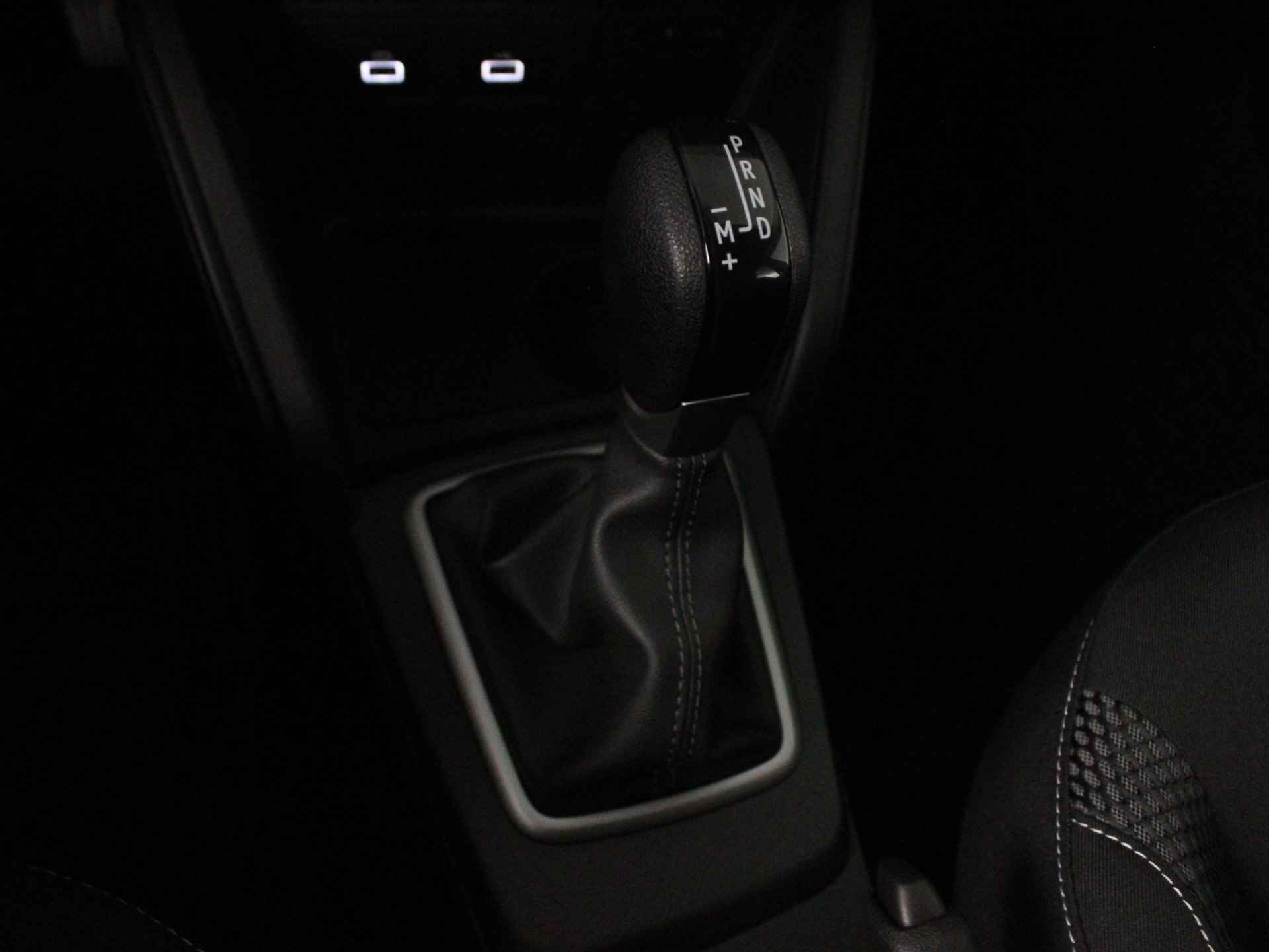Dacia Duster 1.3 TCe 150 EDC Journey | Automaat | Navi | Clima | Cruise | Keyless | Stoelverw. | 360° camera | Apple Carplay/Android Auto - 45/46