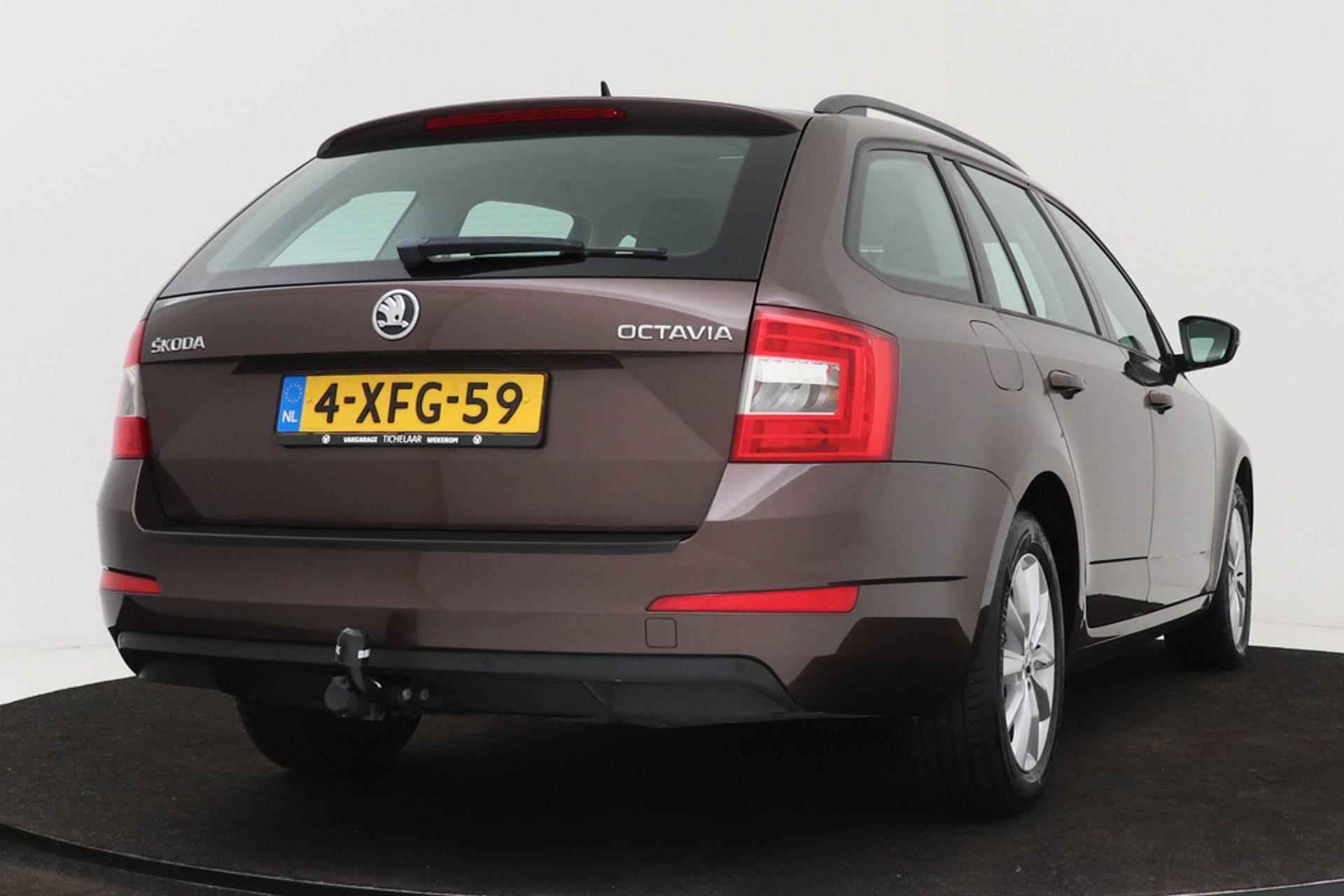 Skoda Octavia Combi 1.2 TSI Greentech Ambition Businessline | Trekhaak | Org NL | Climate Control | Navigatie | - 10/39