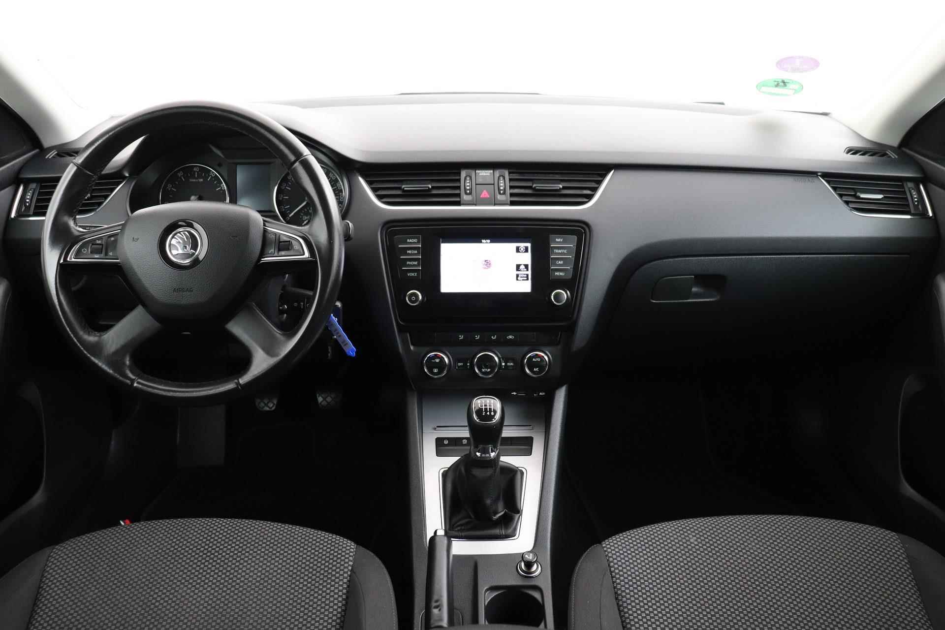 Skoda Octavia Combi 1.2 TSI Greentech Ambition Businessline | Trekhaak | Org NL | Climate Control | Navigatie | - 16/39