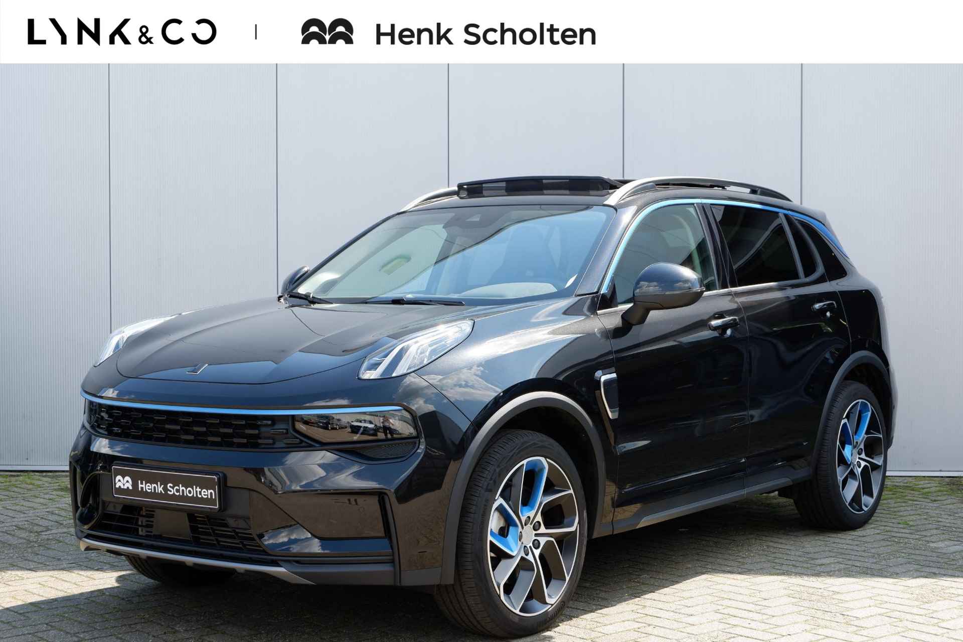 Lynk & Co 01 AUT7 261PK Plug-in Hybrid | Panoramisch Schuif-/Kanteldak | Infinity Premium Geluidssysteem | Parkeersensoren Voor + Achter | Achteruitrijcamera | Elektrisch Verstelbare Bestuurdersstoel Met Geheugen | Adaptieve Cruise Control | Highway Assist | Verwarmbare Voorstoelen | Apple Carplay/Android Auto