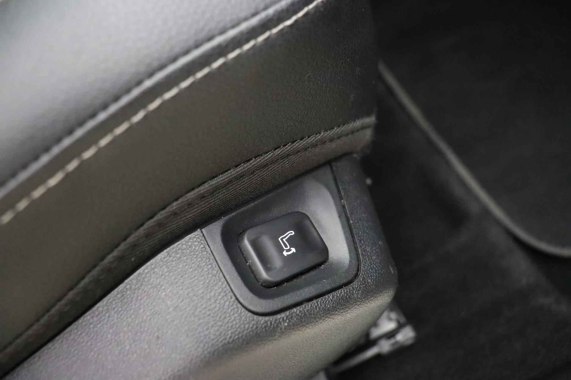 Opel Grandland X 1.2 Turbo 130pk Business Executive Automaat | Navigatie | Camera | Climate control | Getint glas | Dakrails | Cruise control | Lichtmetalen velgen - 18/35