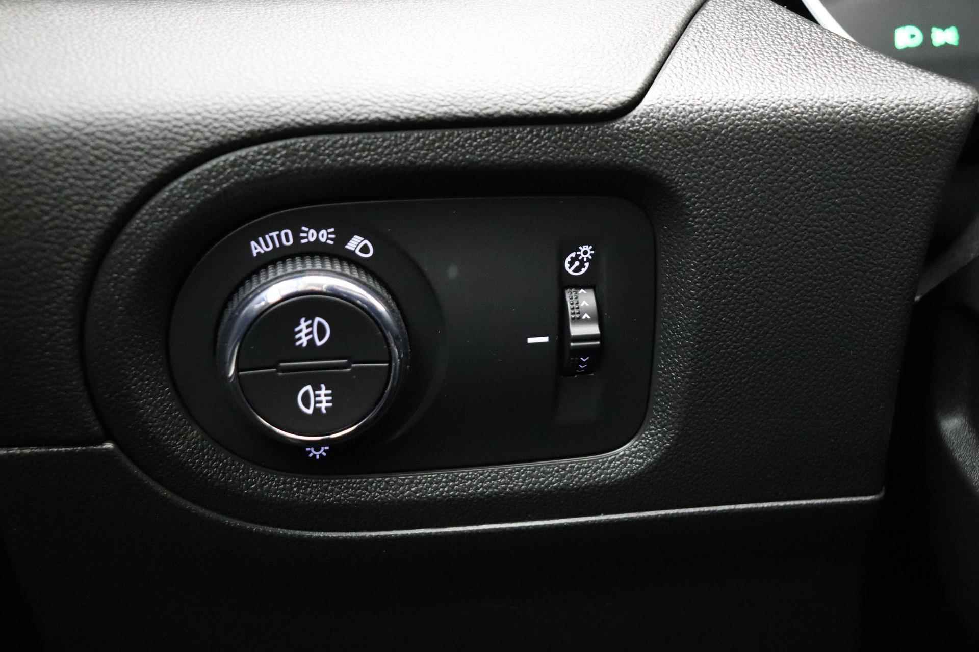 Opel Grandland X 1.2 Turbo 130pk Business Executive Automaat | Navigatie | Camera | Climate control | Getint glas | Dakrails | Cruise control | Lichtmetalen velgen - 23/35