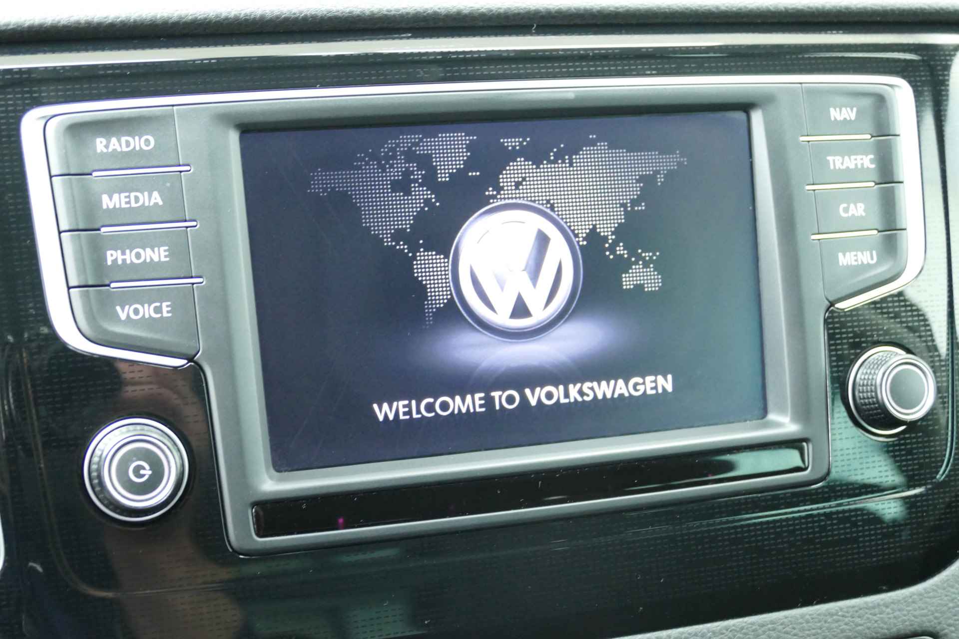 Volkswagen Golf Sportsvan 1.2 TSI Highline. Adaptief Cruise, Clima, Stoelverw, Navi, PDC V+A, Trekhaak 1300kg - 38/43