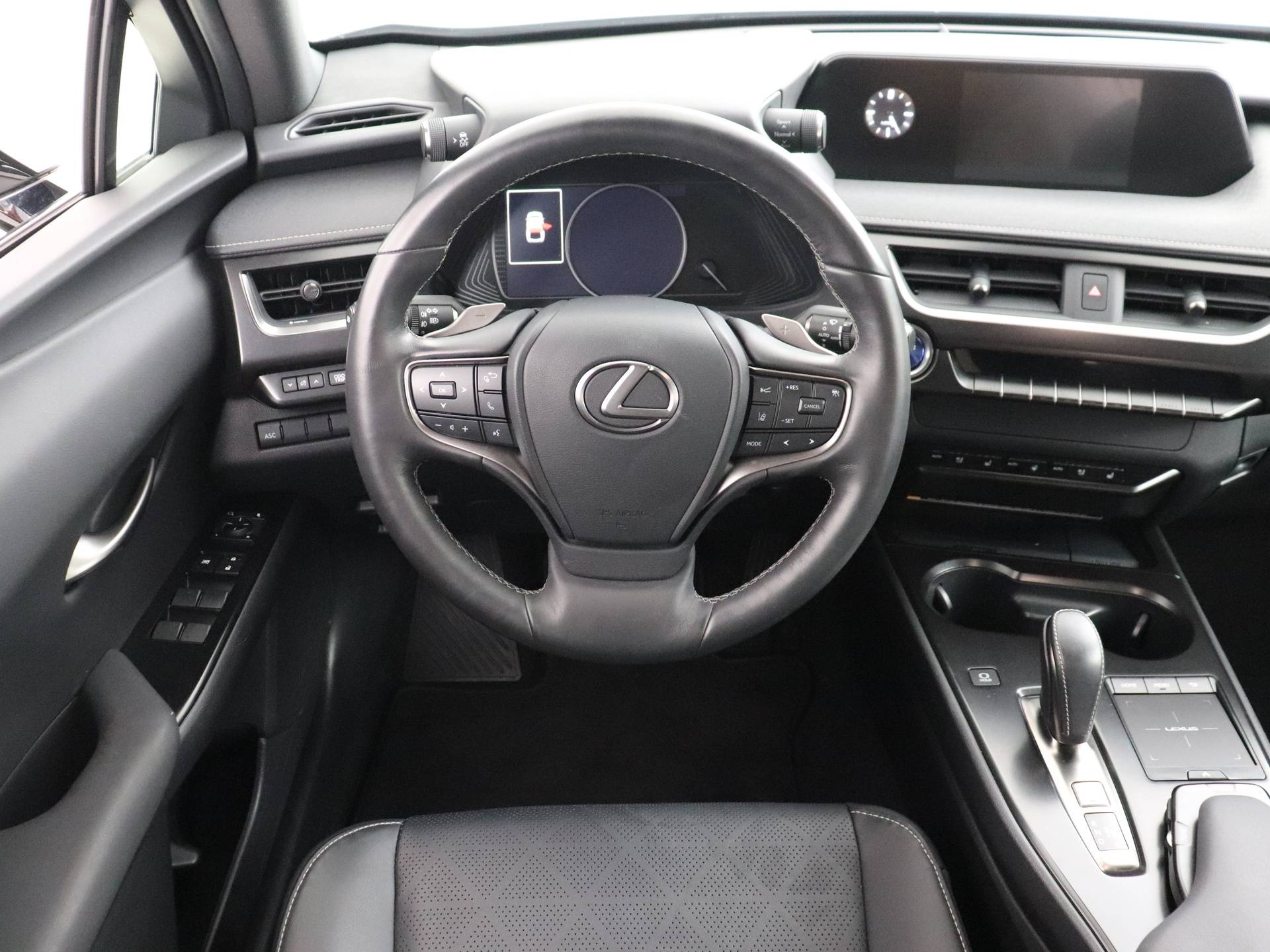 Lexus UX 300e Luxury | Leder | Stoelverwarming en -ventilatie | Safety System+ | - 7/50