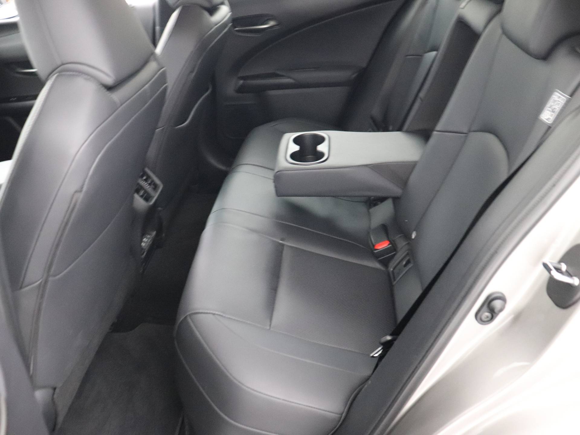 Lexus UX 300e Luxury | Leder | Stoelverwarming en -ventilatie | Safety System+ | - 14/50