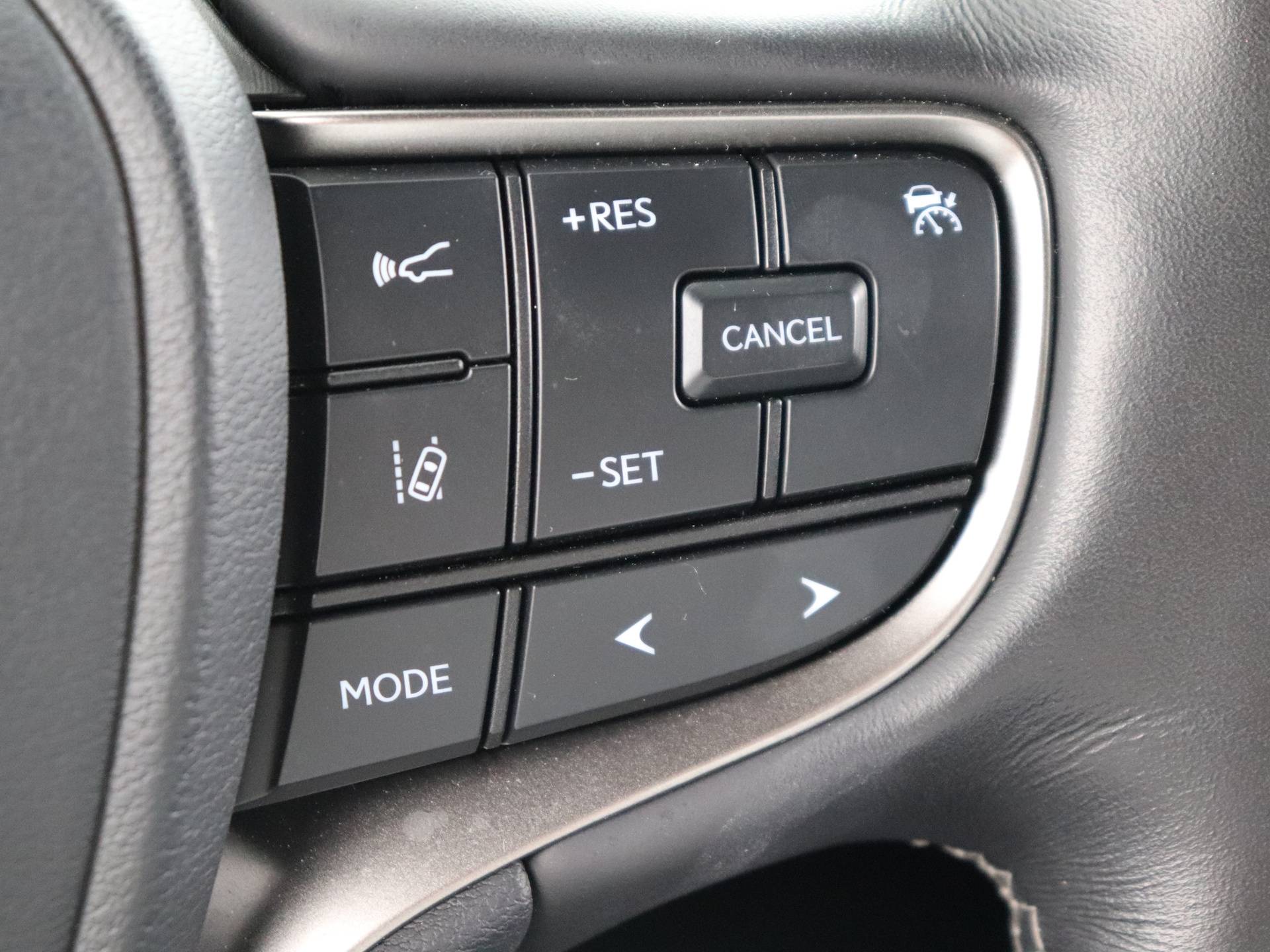 Lexus UX 300e Luxury | Leder | Stoelverwarming en -ventilatie | Safety System+ | - 16/50
