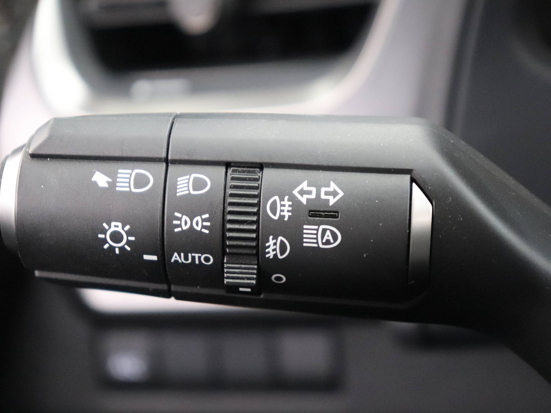 Lexus UX 300e Luxury | Leder | Stoelverwarming en -ventilatie | Safety System+ | - 17/50