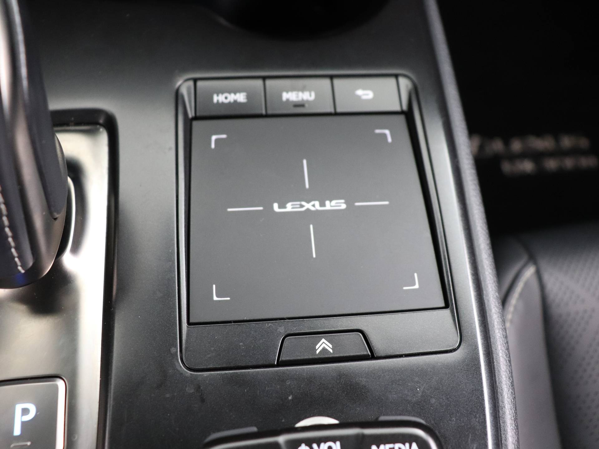 Lexus UX 300e Luxury | Leder | Stoelverwarming en -ventilatie | Safety System+ | - 38/50