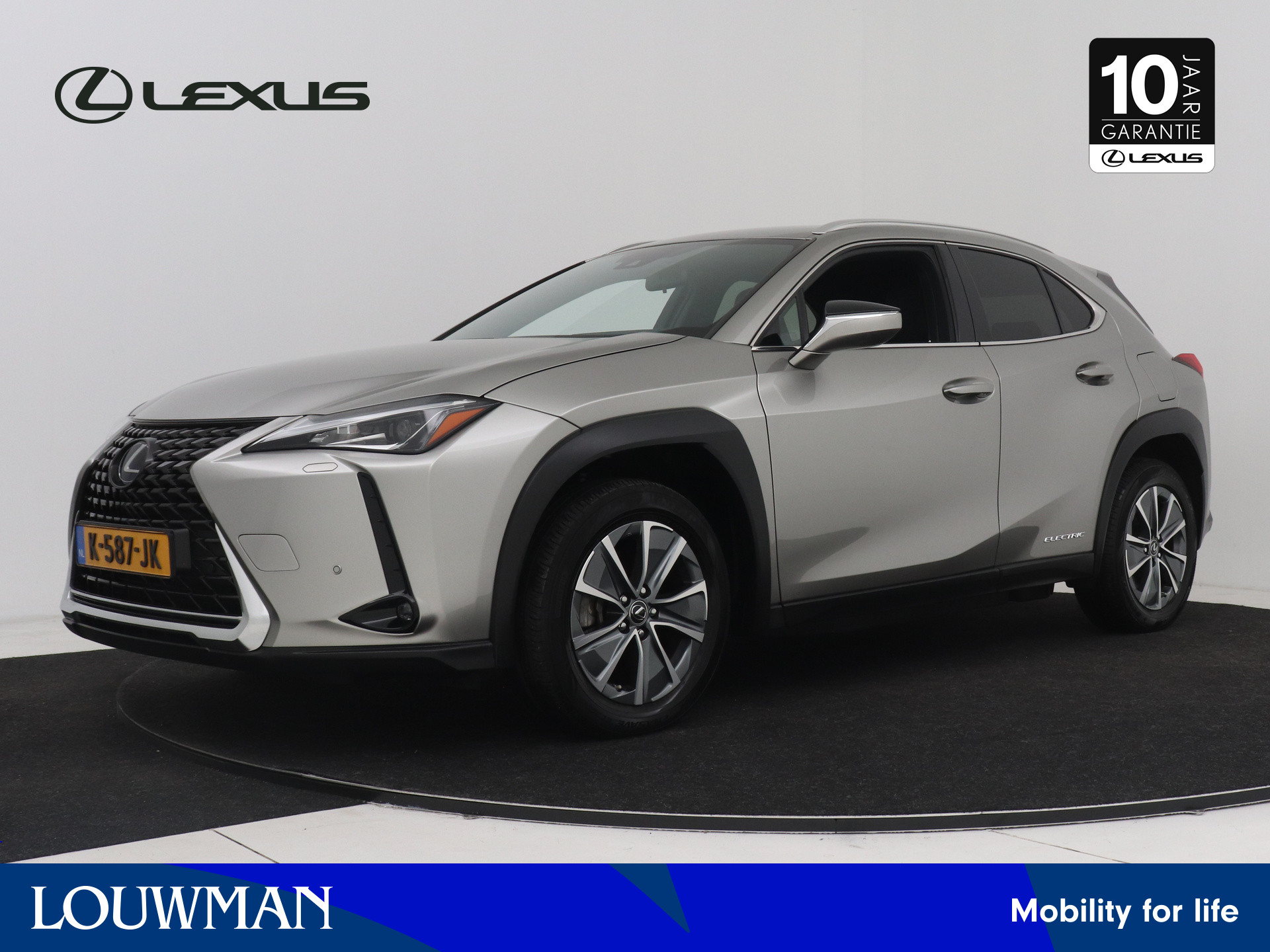 Lexus UX 300e Luxury | Leder | Stoelverwarming en -ventilatie | Safety System+ |