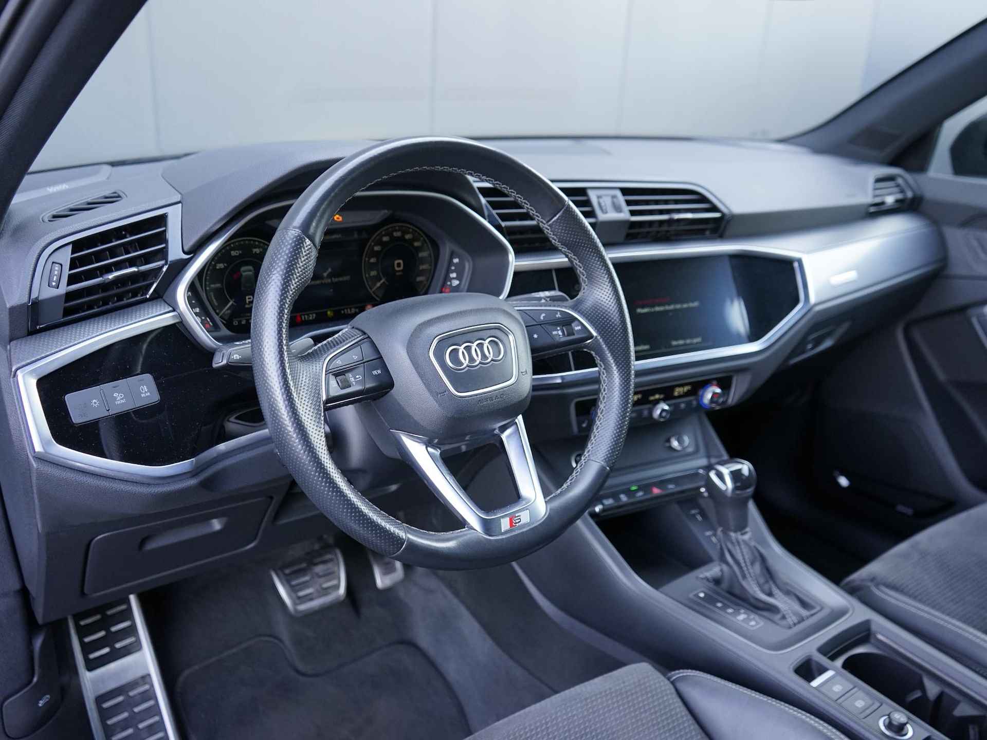 Audi Q3 45 TFSI e S edition 1ste eig. / Dealeronderh. / Magnetic Ride / Sonos / Matrix / Camera - 15/33