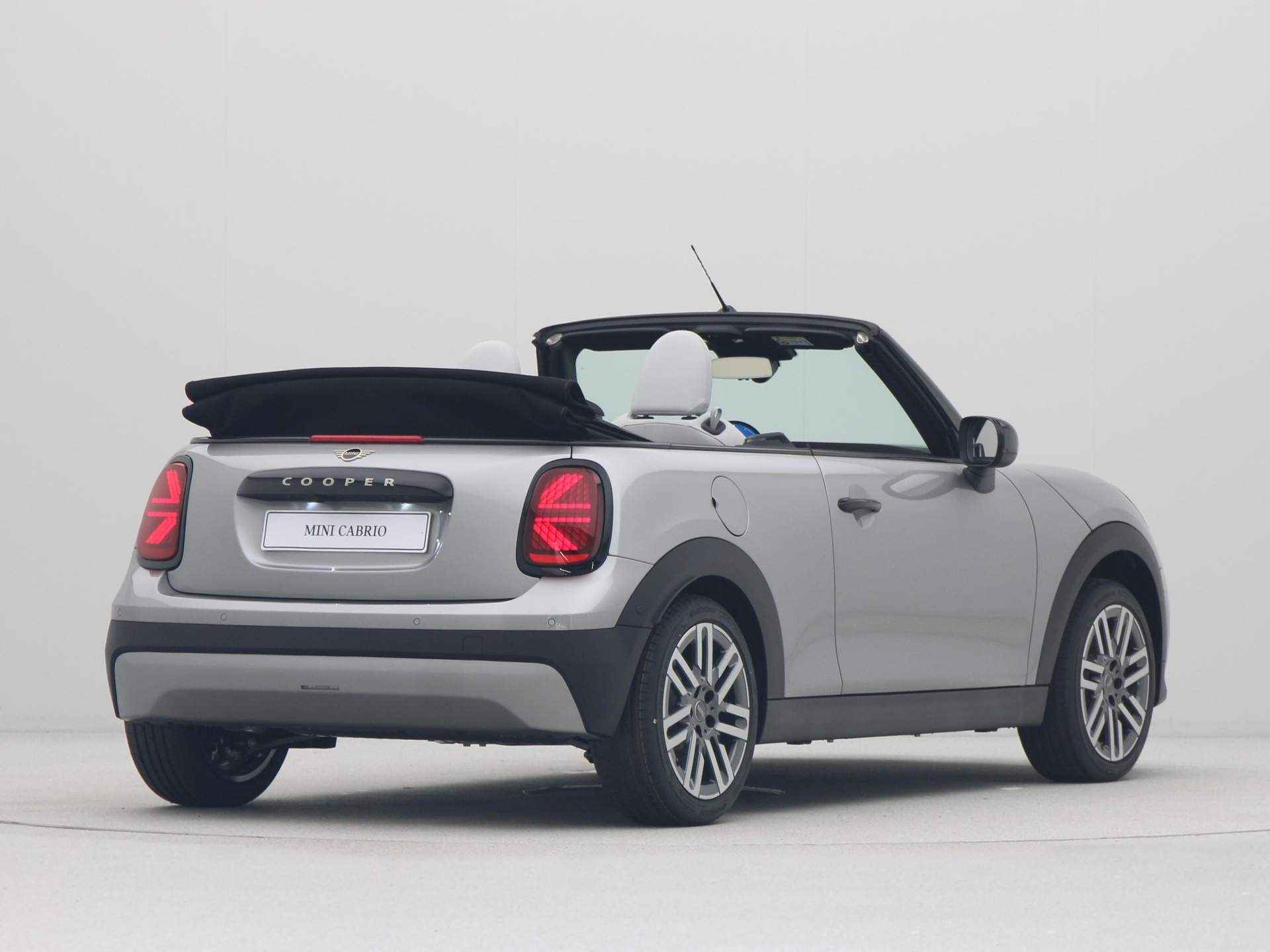 MINI Cooper Cabrio C Classic Pakket M PRIVATE LEASE EUR 735,- (48 mnd/10.000 km) - 10/30