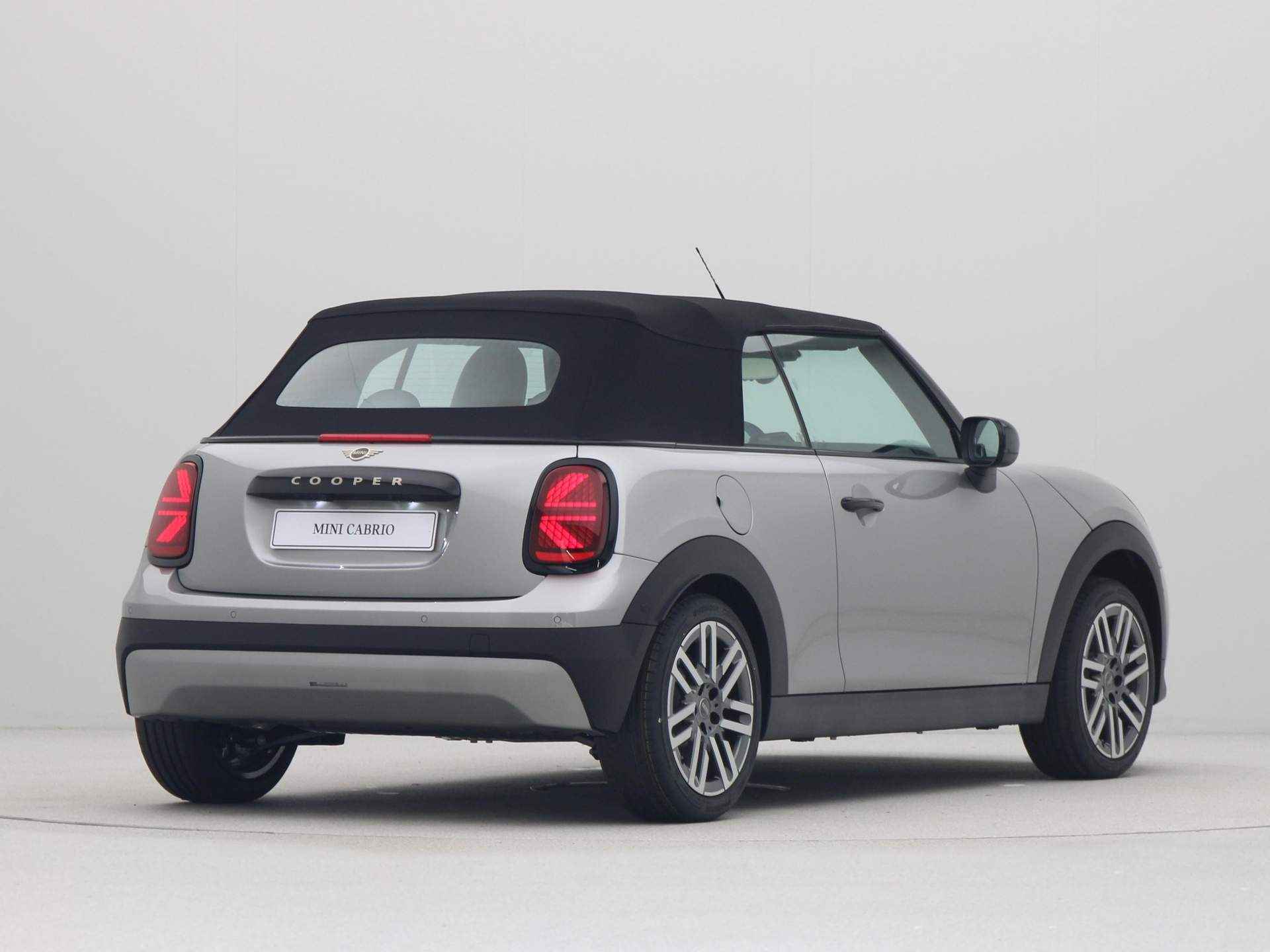 MINI Cooper Cabrio C Classic Pakket M PRIVATE LEASE EUR 735,- (48 mnd/10.000 km) - 11/30