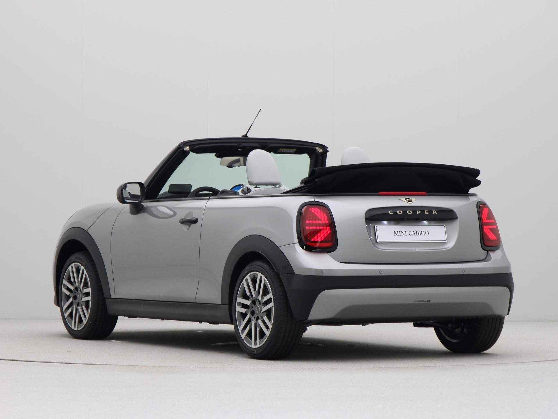 MINI Cooper Cabrio C Classic Pakket M PRIVATE LEASE EUR 735,- (48 mnd/10.000 km) - 14/30