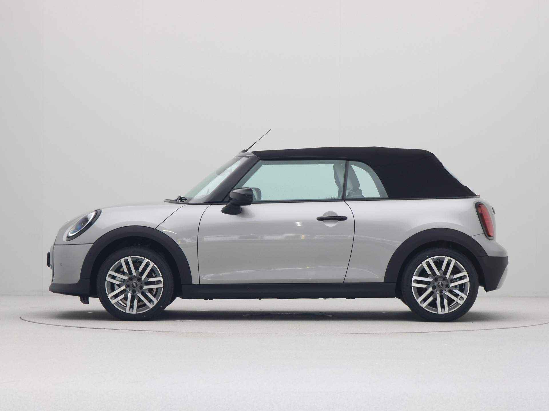 MINI Cooper Cabrio C Classic Pakket M PRIVATE LEASE EUR 735,- (48 mnd/10.000 km) - 17/30