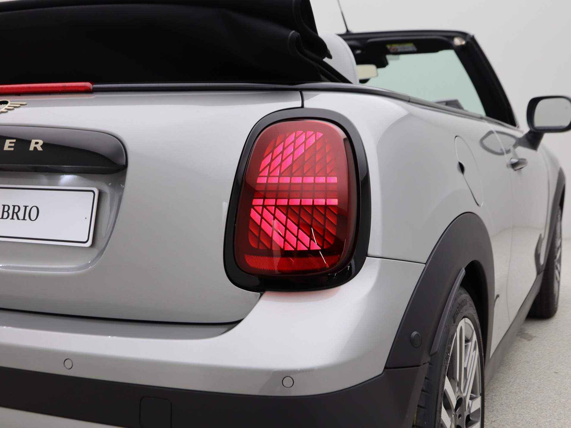 MINI Cooper Cabrio C Classic Pakket M PRIVATE LEASE EUR 735,- (48 mnd/10.000 km) - 27/30