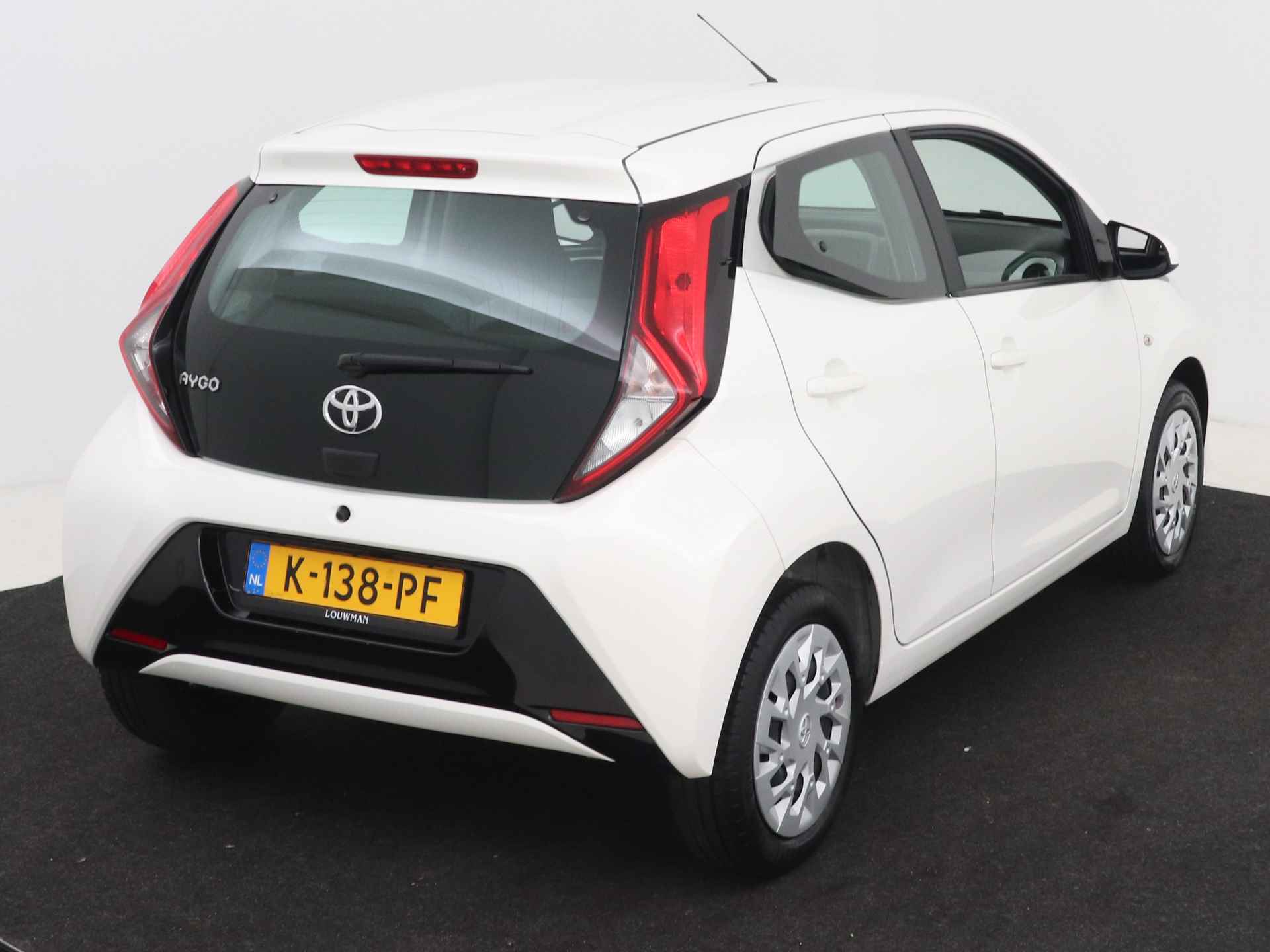 Toyota Aygo 1.0 VVT-i x-play | Airco | Apple Carplay/Android Auto | - 14/34